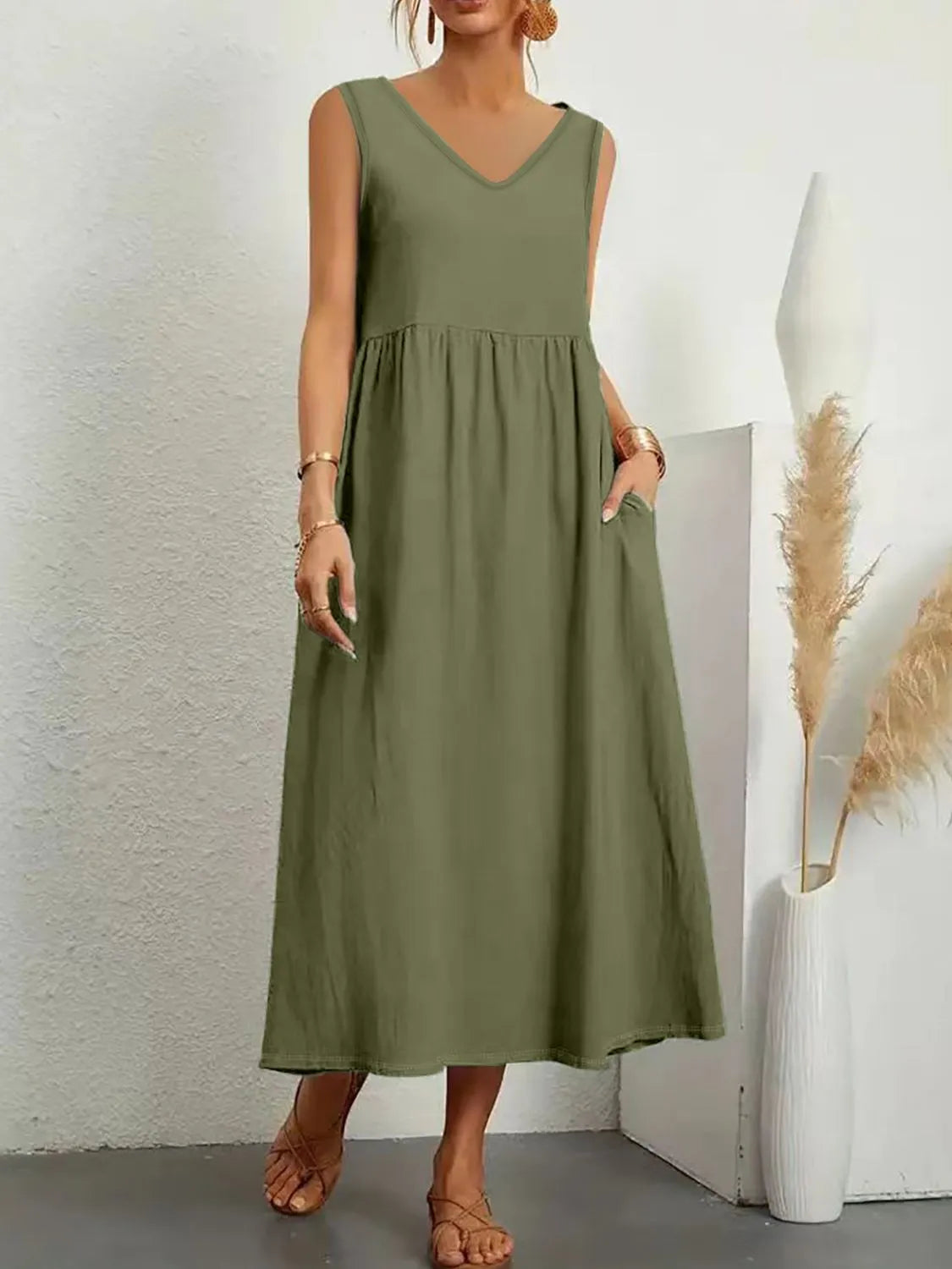 Full Size Pocketed V-Neck Sleeveless Midi Dress Plus Size d88ebaeb-5633-4c7b-8d61-a2c986b03904-Max-Origin