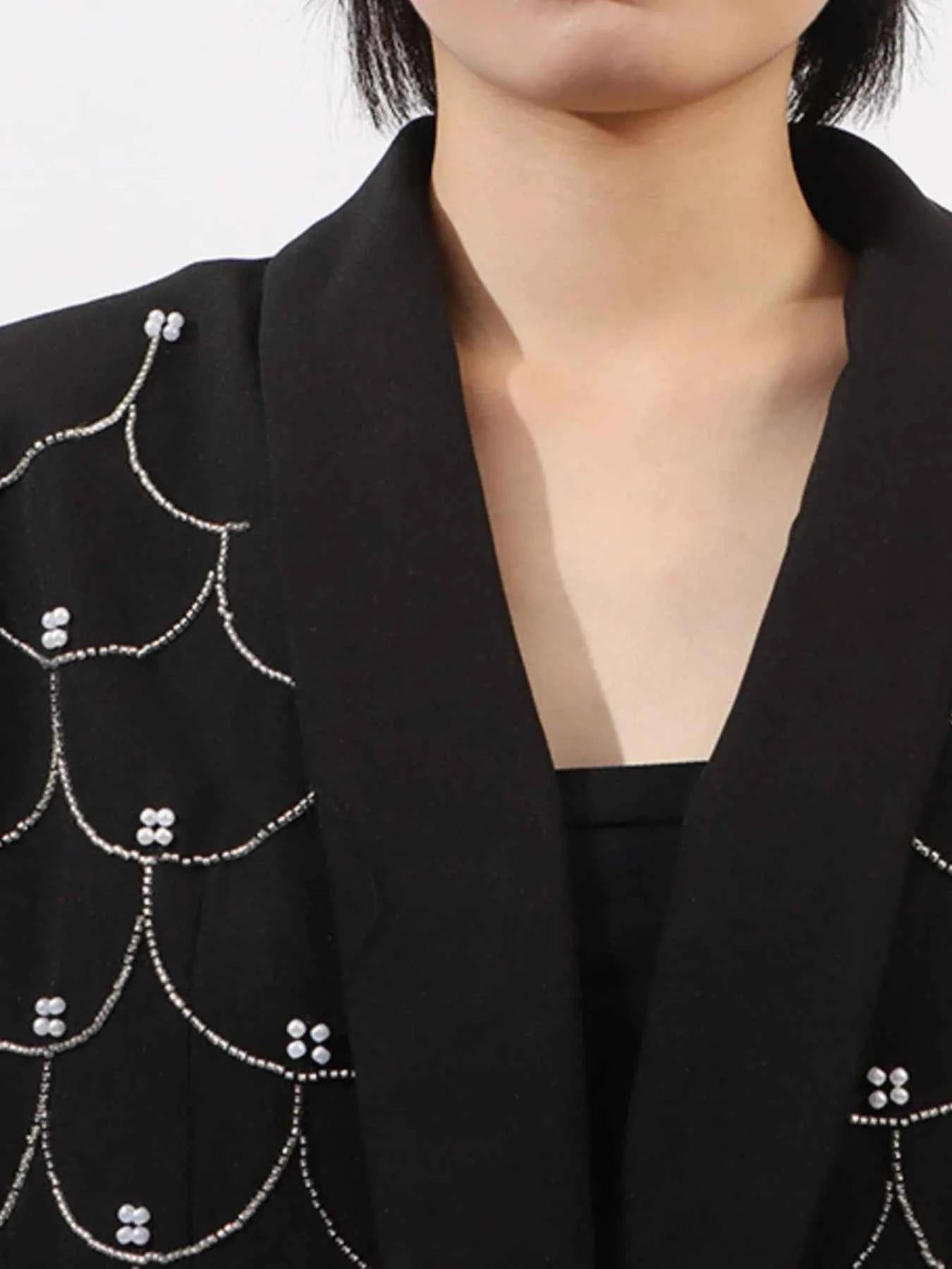 Pearl Detail Long Sleeve Blazer dc9ea1ea-cc6b-4479-be19-766967583721-Max-Origin