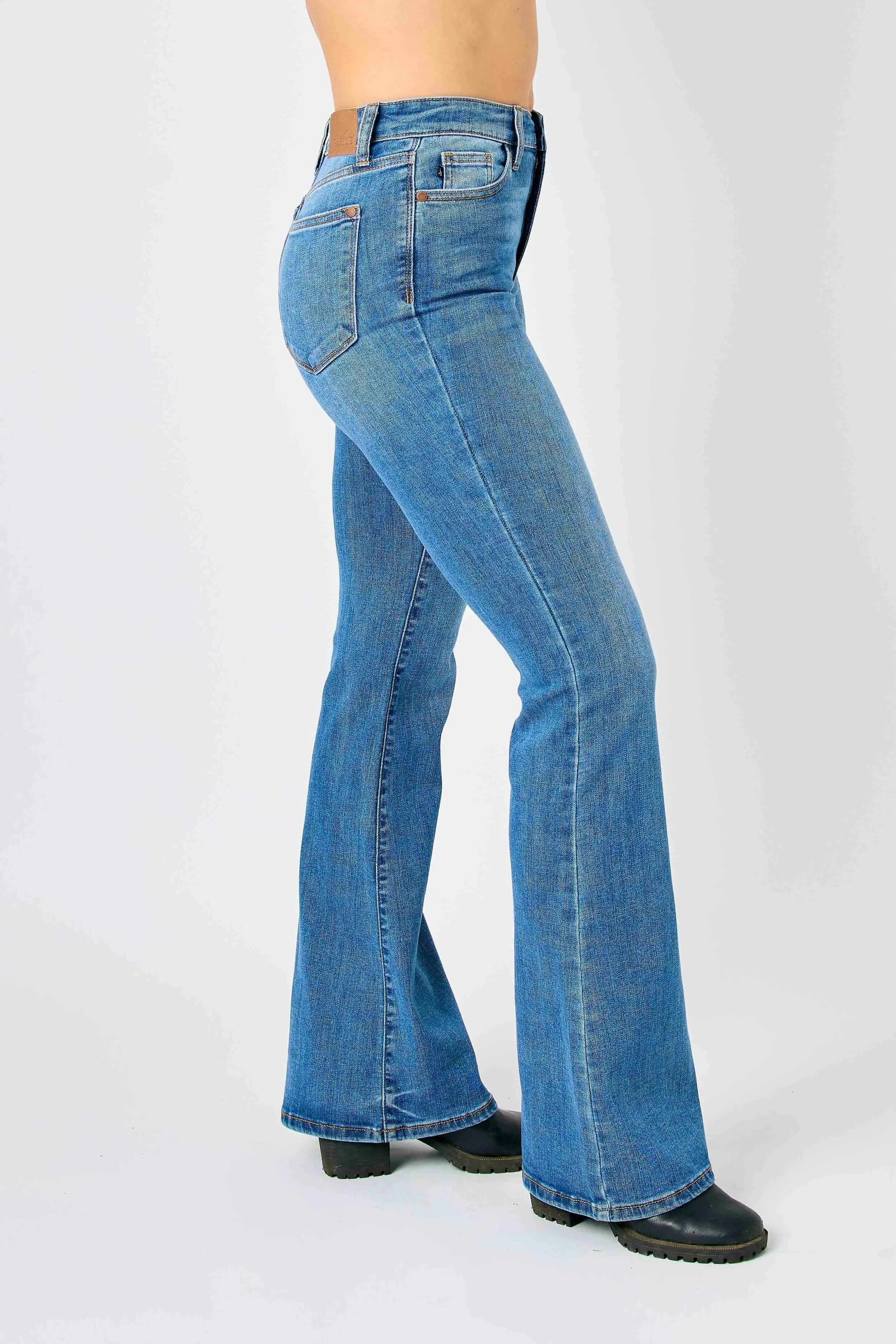 Judy Blue Full Size Hw Classic Flare Jeans Plus Size dd5f8f3e288e429699f53d562686aa89-Max-Origin
