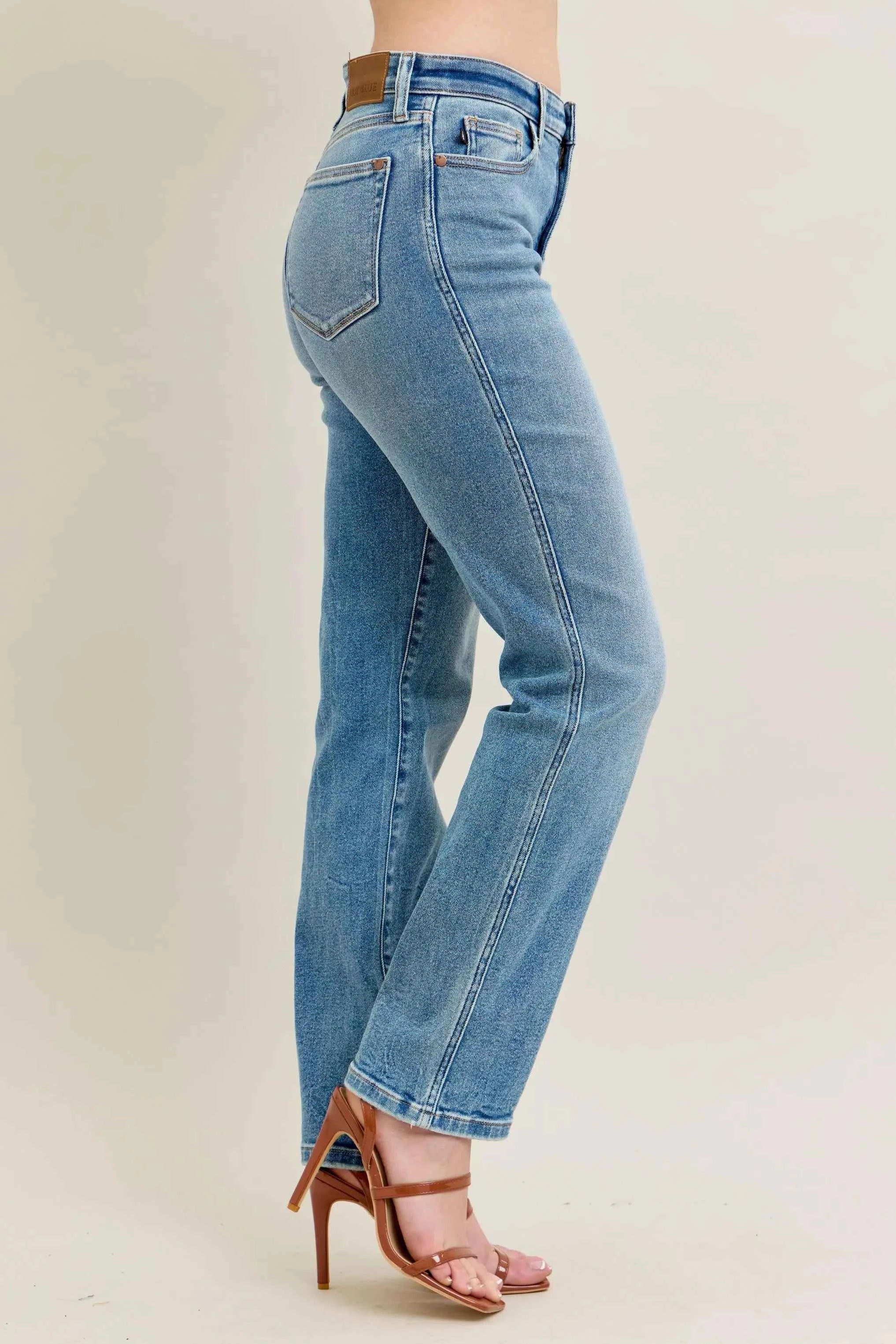 Judy Blue Full Size Hw Vintage Straight Jeans Plus Size e6548d02f4ee4b4cbf5f22be1831d33b-Max-Origin
