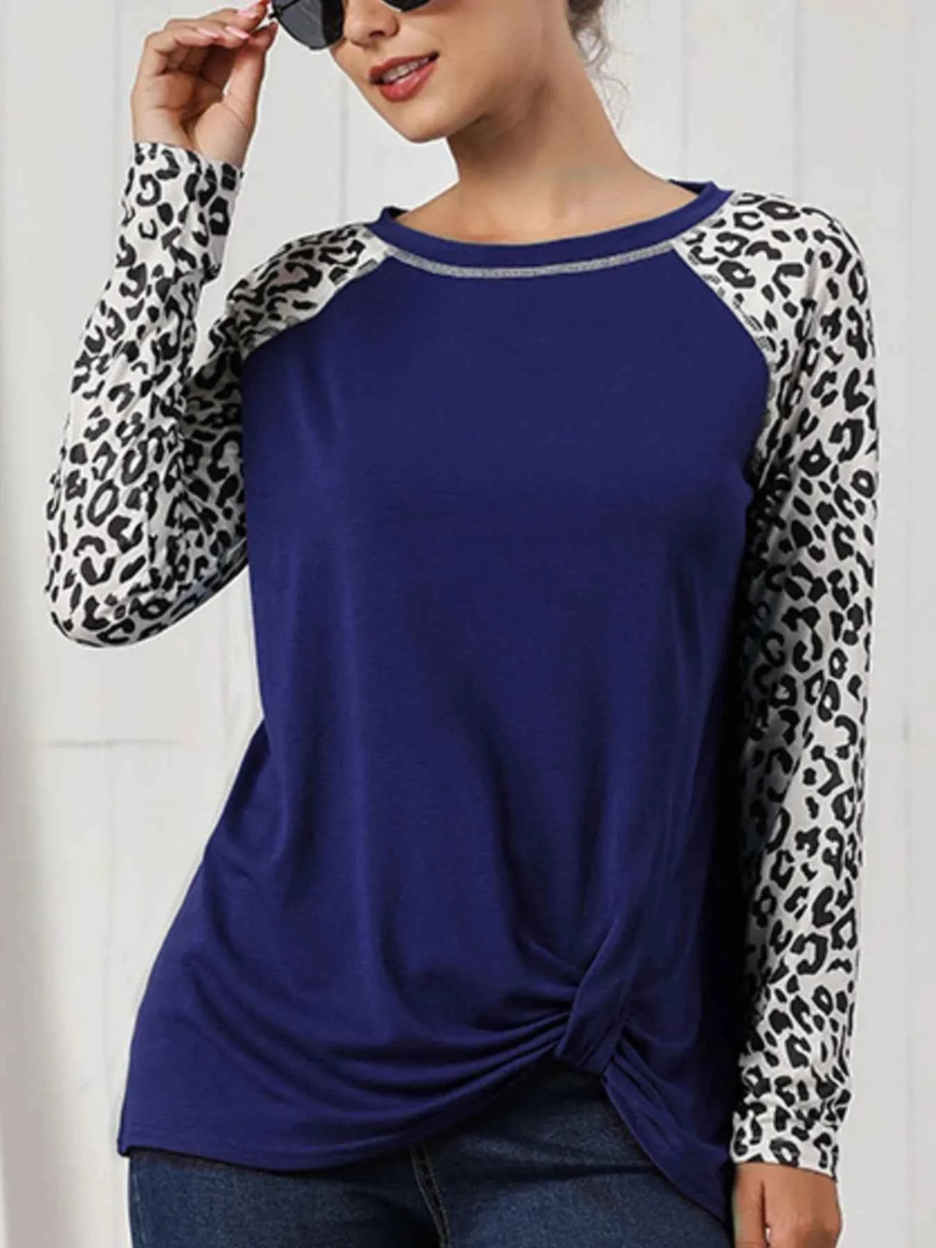 Leopard Print Raglan Sleeve Twist Hem T-Shirt ece1a2a0-3a93-4885-90fc-e64d18b8533b-Max-Origin