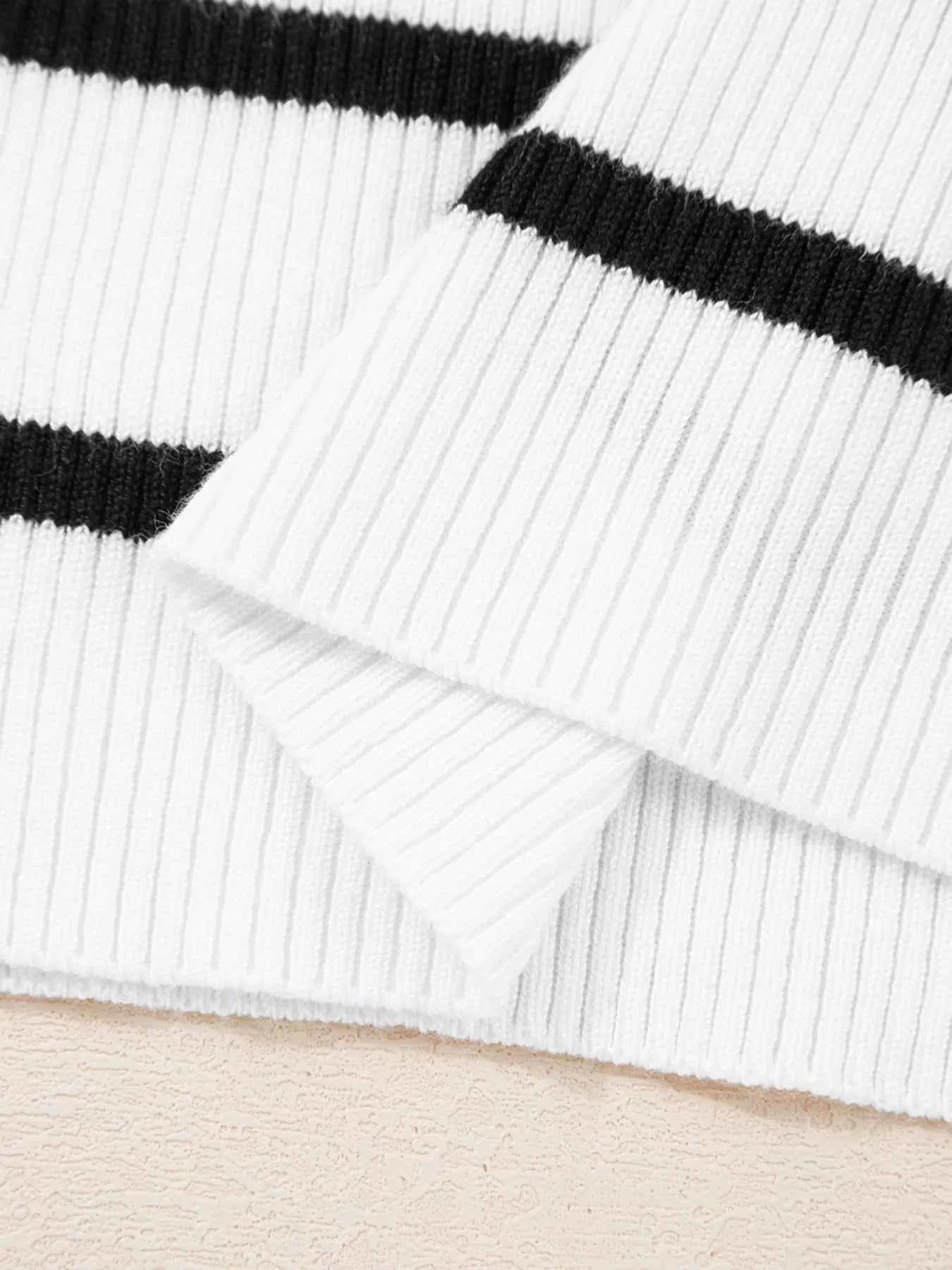 Scalloped Trim U Neck Striped Ribbed Slim Knit Top 00764f8a3ffe44828fd02444cb227582-Max-Origin