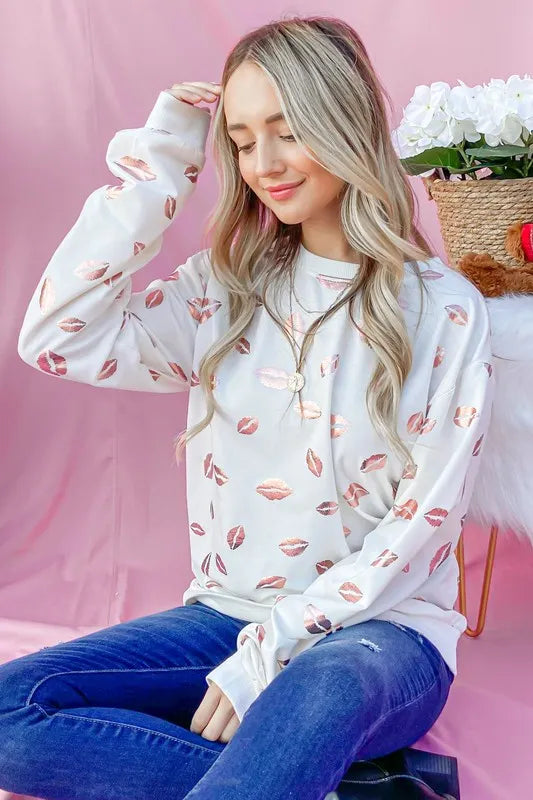 And The Why Kiss Pink Foil Allover Print Pullover Sweatshirts 00952e7bba384f4bb71f931783373eec-Max-Origin
