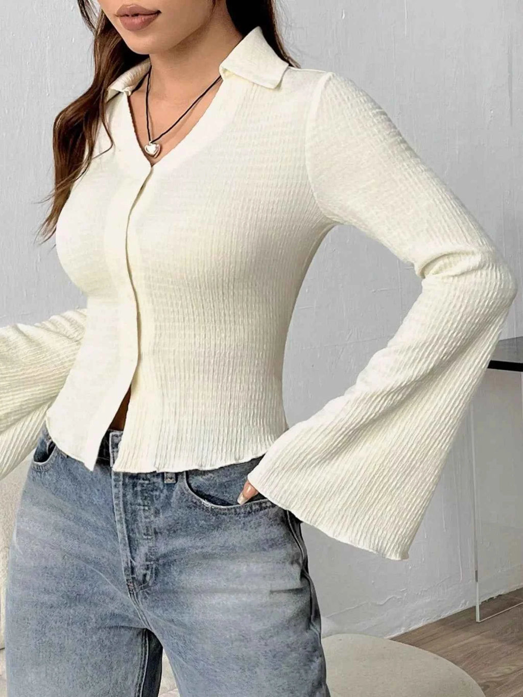 Button Up Flare Sleeve Shirt 00d8bbc1-8f87-4bbd-8ba8-e82a4b713fd0-Max-Origin