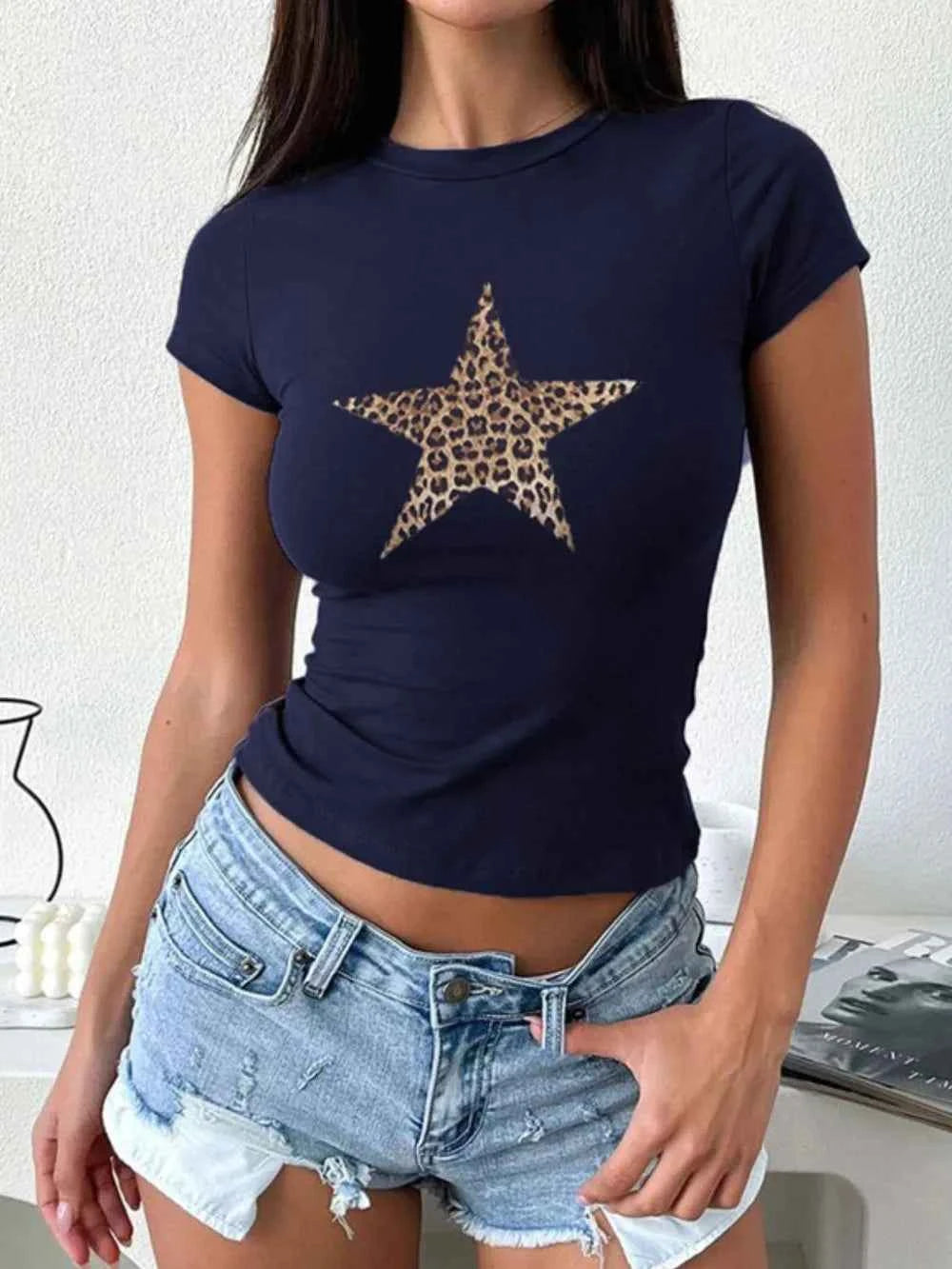 Devine Star Round Neck Short Sleeve T-Shirt 012850d3-3ecd-4432-9aec-db906d133688-Max