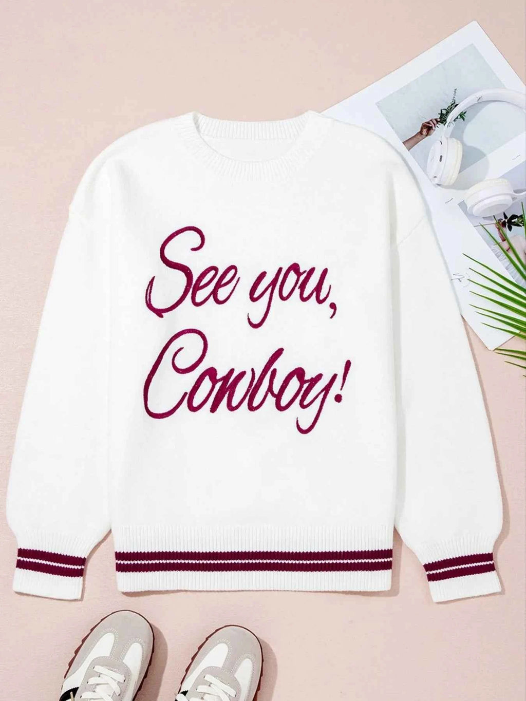 Letter Contrast Hem Round Neck Sweater 0162f5ea-f906-479c-84cf-d314de344133-Max-Origin