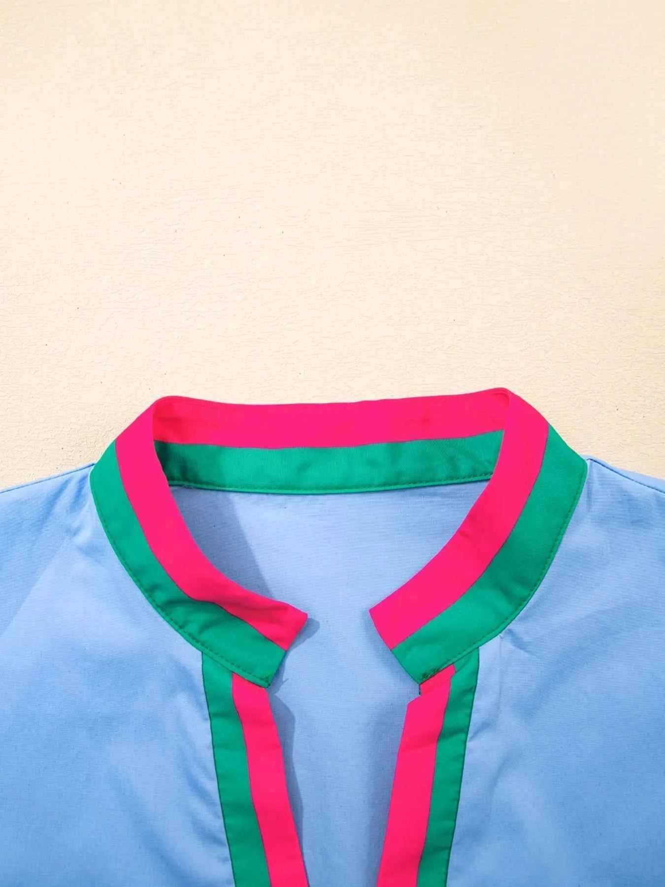 Contrast Trim Notched Short Sleeve Blouse 01c4d501243146bcb837e01cb770cc4c-Max-Origin