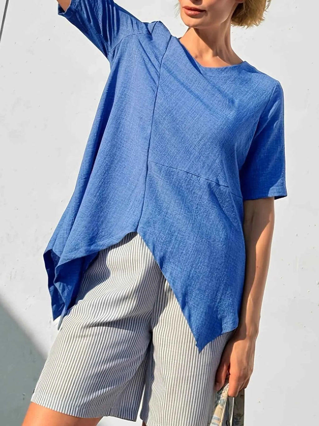 Asymmetric Hem Relaxed Fit T-Shirt 024eadb9-a9b9-4a0f-8648-daf09f7c73ba-Max-Origin