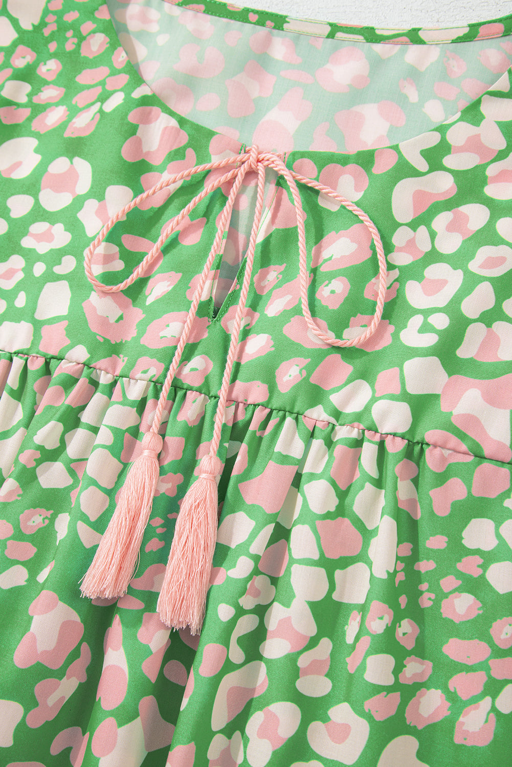 Green Plus Size Leopard Tassel Tie Split Neck Puff Sleeve Blouse 02722b82da383844