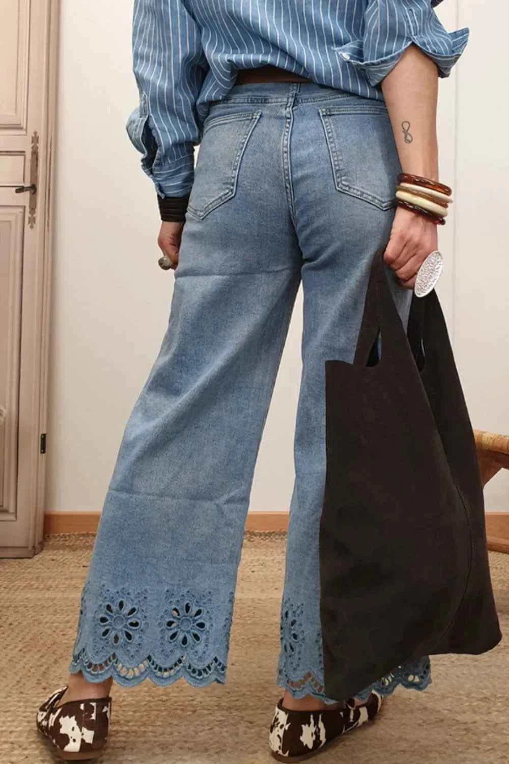 Lace Detail Cropped Wide Leg Jeans 02a1d412-785a-48cc-8744-eebda40a3ac1-Max-Origin