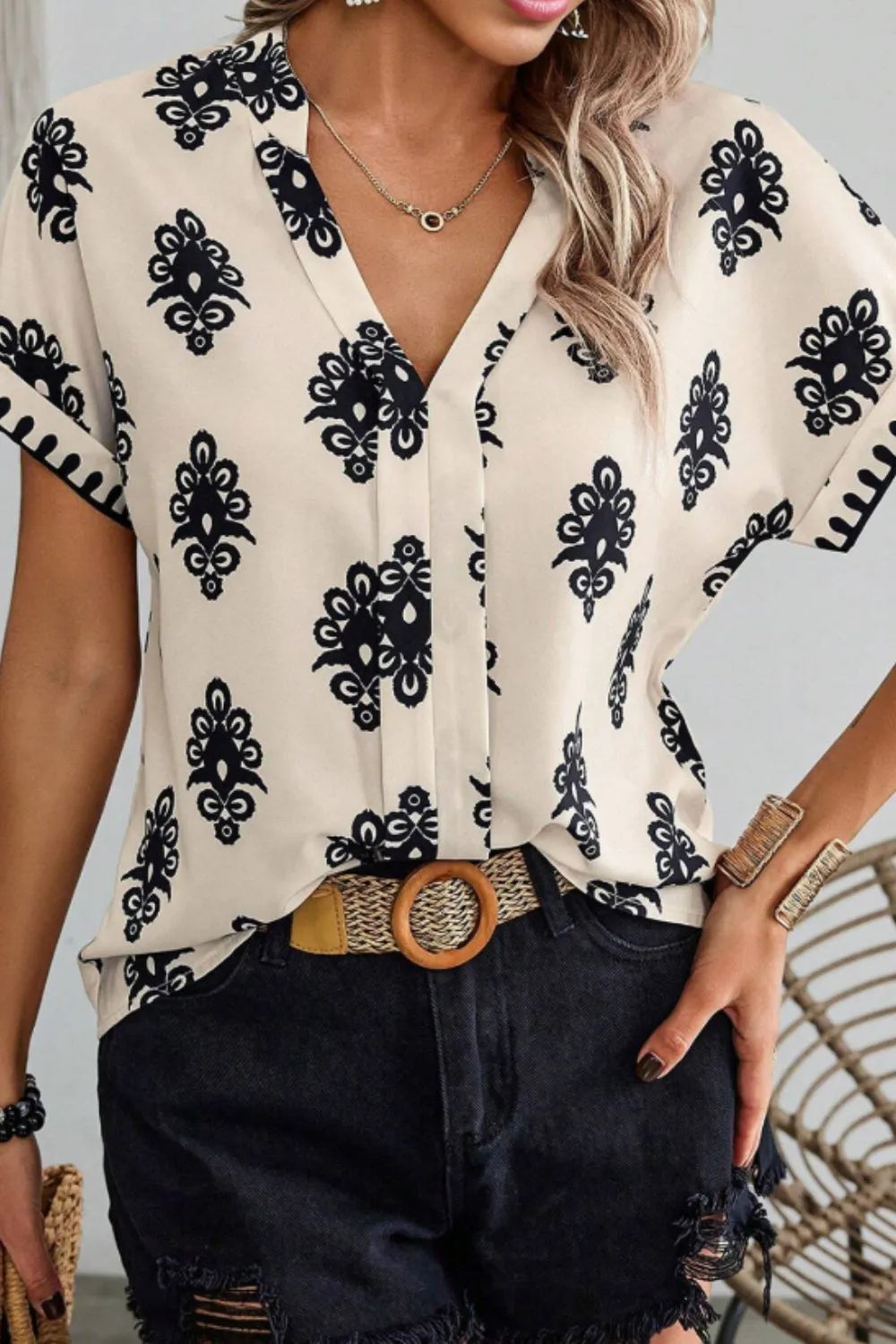 Printed Short Sleeve Loose Blouse 02f6f01c-27f4-4413-afec-47df42255d10-Max-Origin