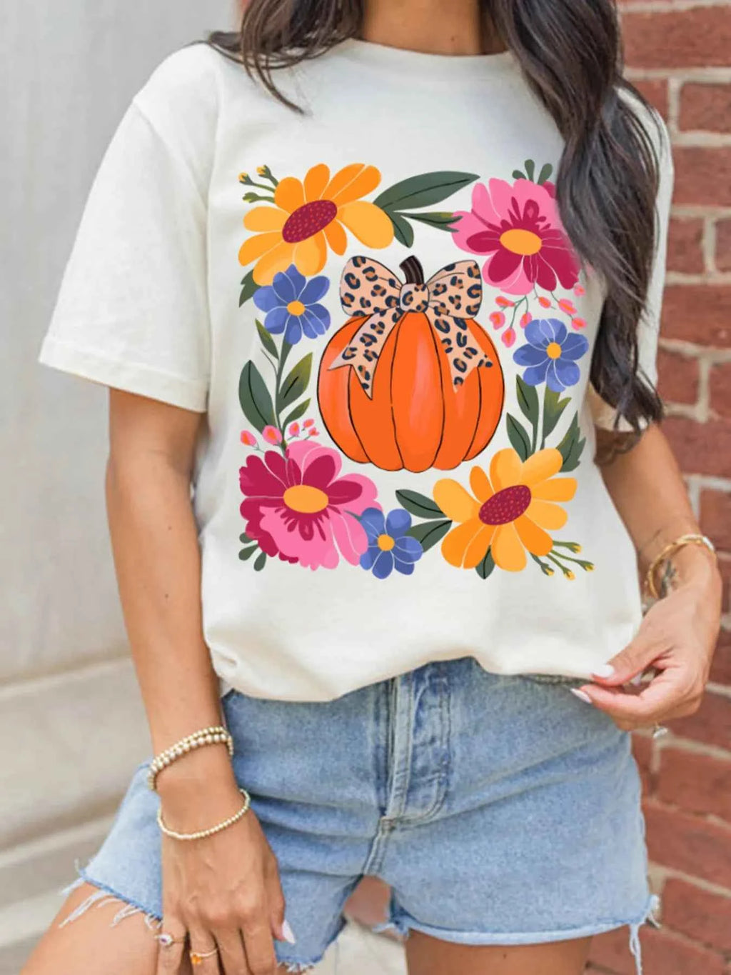 Pumpkin Floral Graphic Round Neck T-Shirt White 031138f381094ddf96a68a3845c61f99-Max-Origin
