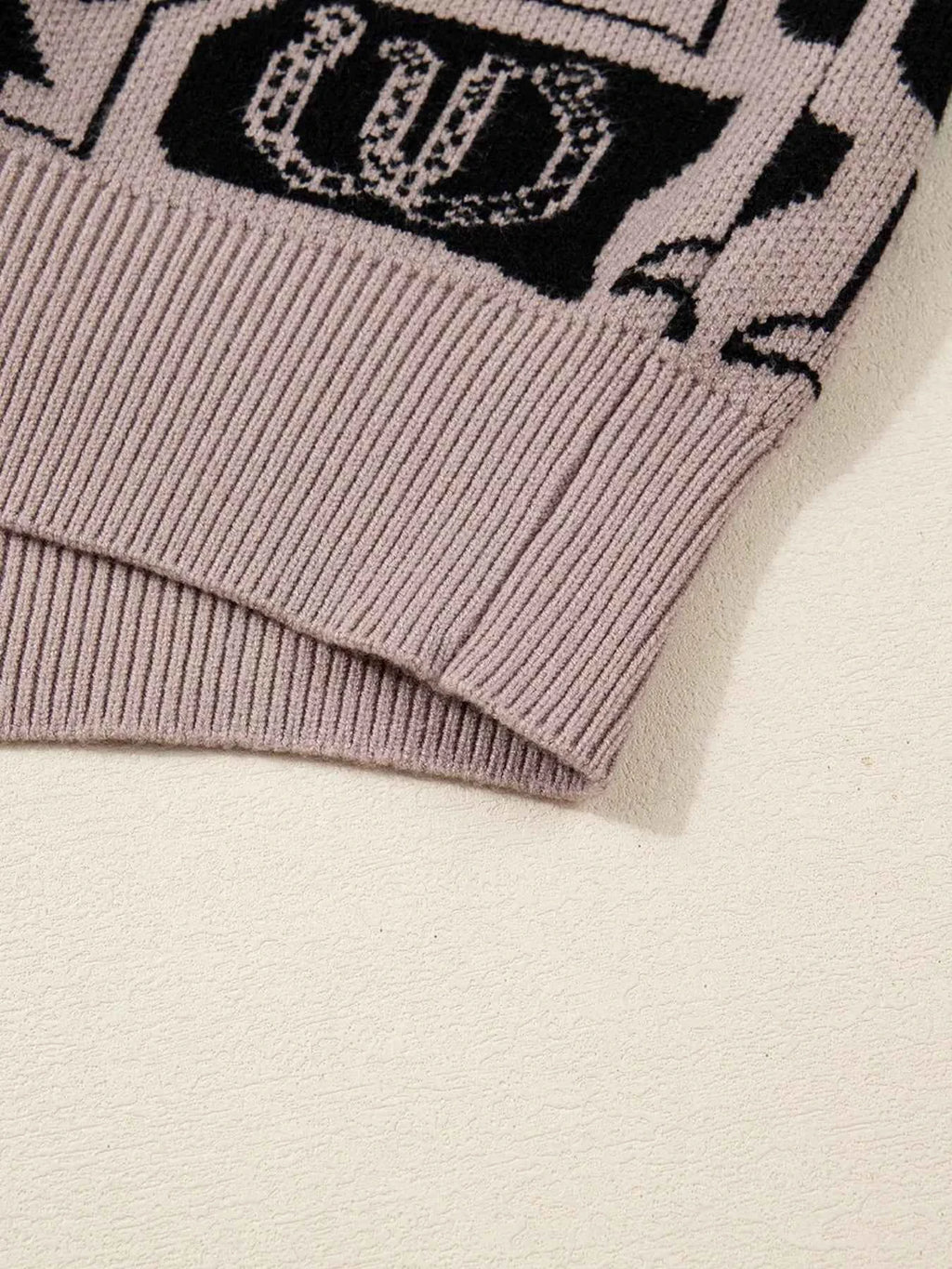 Bows & Horseshoes Pattern Round Neck Sweater 0545055d4cbc4f7c8abbf3ef4b88d1e5-Max-Origin