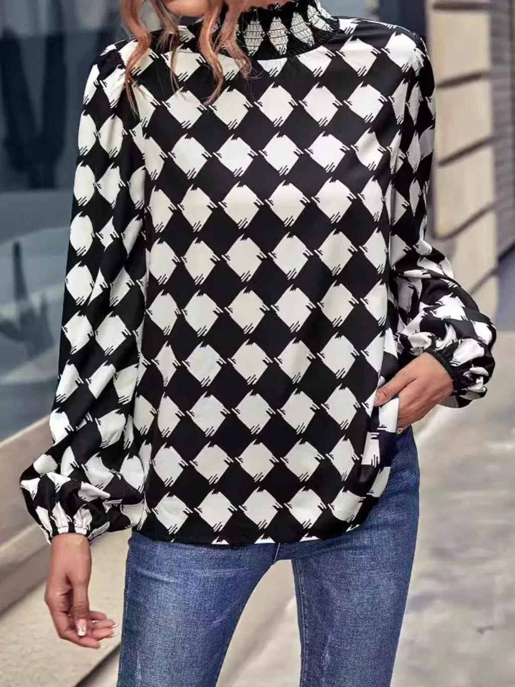 Checkered Pattern Balloon Sleeve Blouse 056ed876-959e-42d9-bc4f-18456eb79e6c-Max-Origin