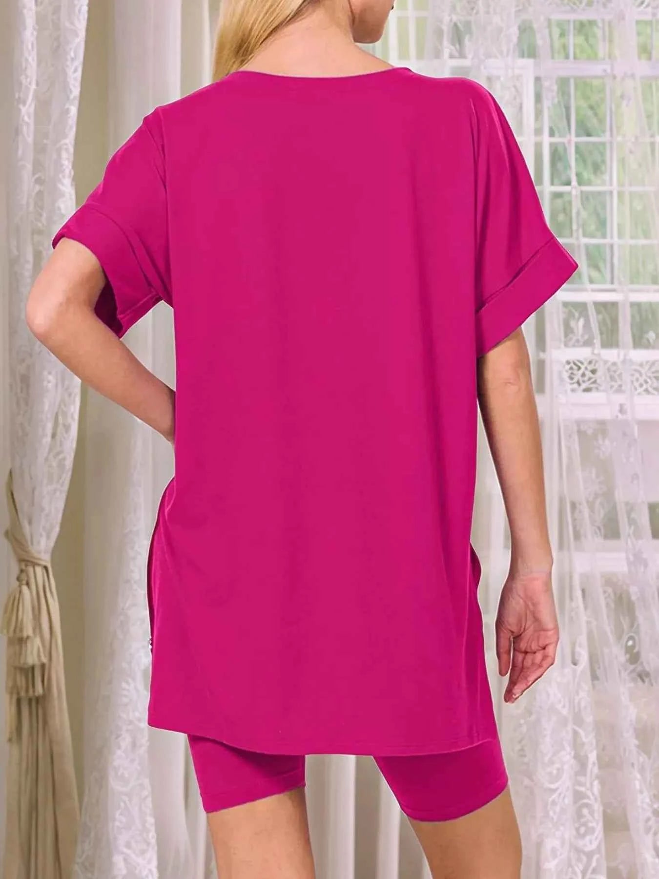 V-Neck High-Low T-Shirt and Shorts Set 05831f2f-cd45-4c3b-b798-05a98bdc9d36-Max-Origin