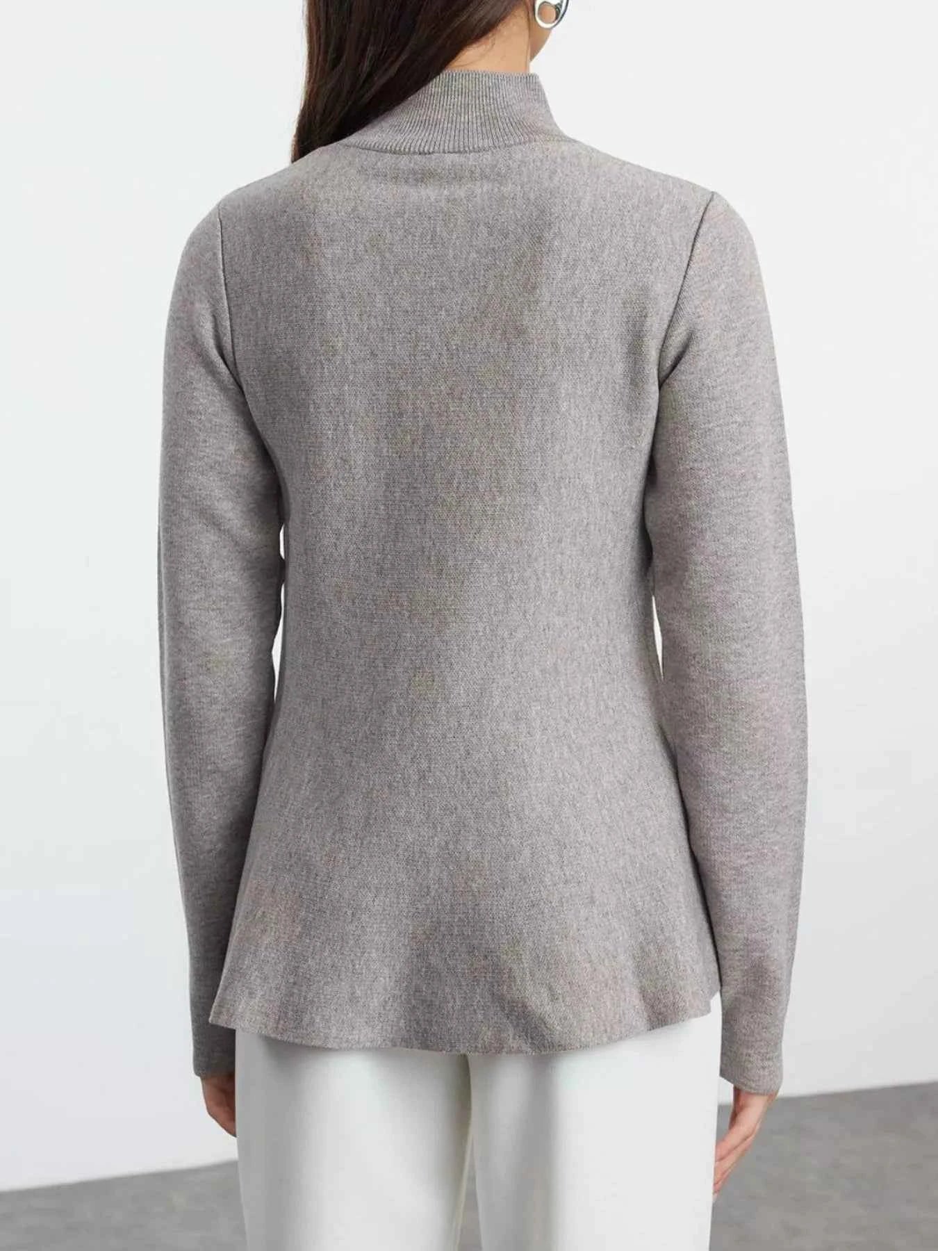 Mock Neck Long Sleeve Sweater 0696b4bc-9312-48d8-af7b-8791a58250e0-Max-Origin