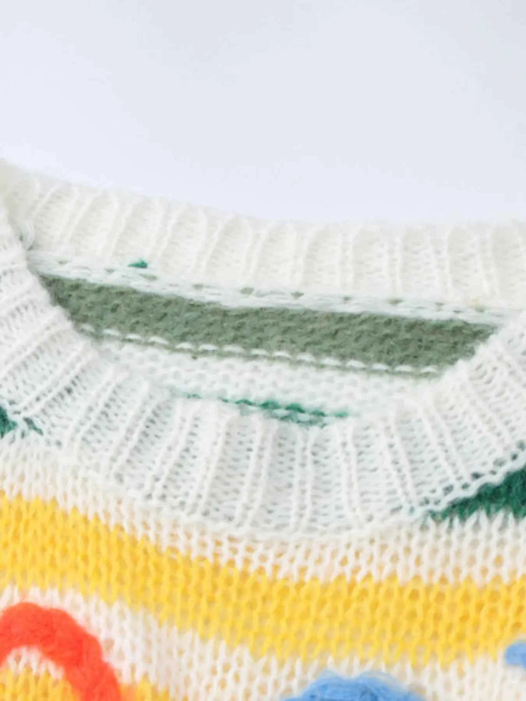 Colorful Abstract Pattern Striped Sweater 06b97311cd054cd2bc1bb522bf5b11a2-Max-Origin_ab16174c-1d6b-4dea-b689-8b2f0531e89d