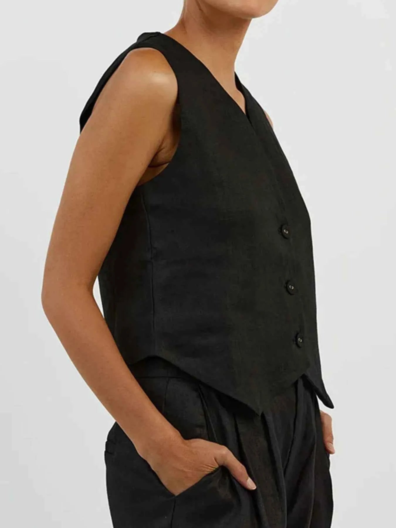 Full Size V-Neck Vest and Wide Leg Pants Set Plus Size 070c504c-8cc1-46a3-9542-f9a13e59e181-Max-Origin