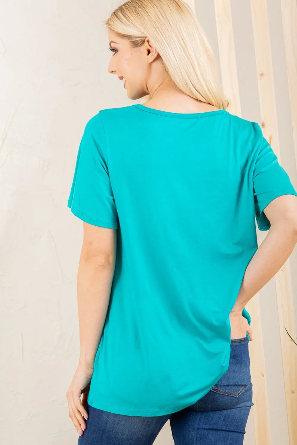 Heimish Full Size Leopard Lip Round Neck Short Sleeve T-Shirt Plus Size 09020eaf-90f6-4d36-b753-c77bc7fbc1cb-Max