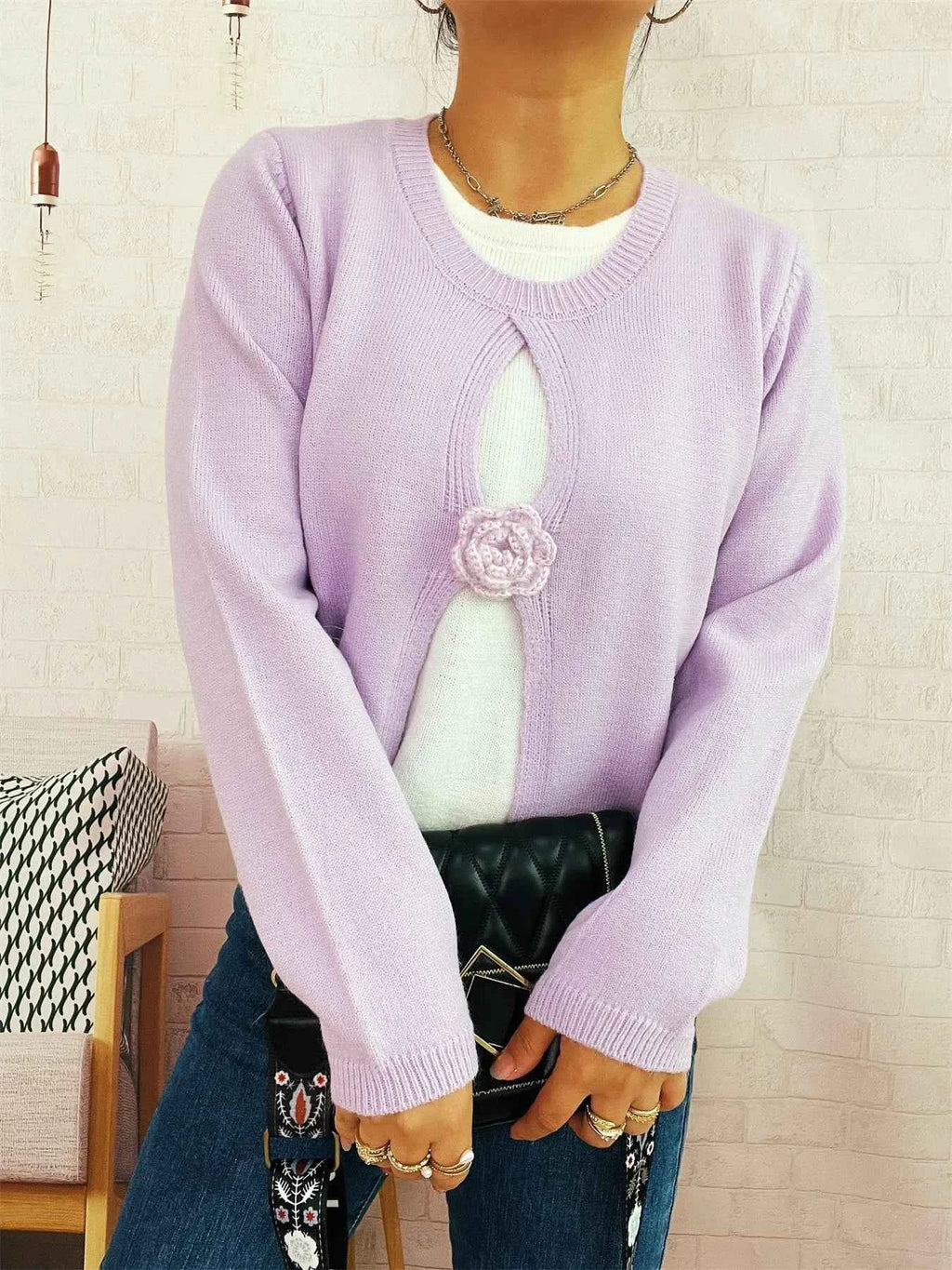 Flower Contrast Round Neck Sweater 0931838cc5144b6eaaffdc8cb8455d7f-Max-Origin