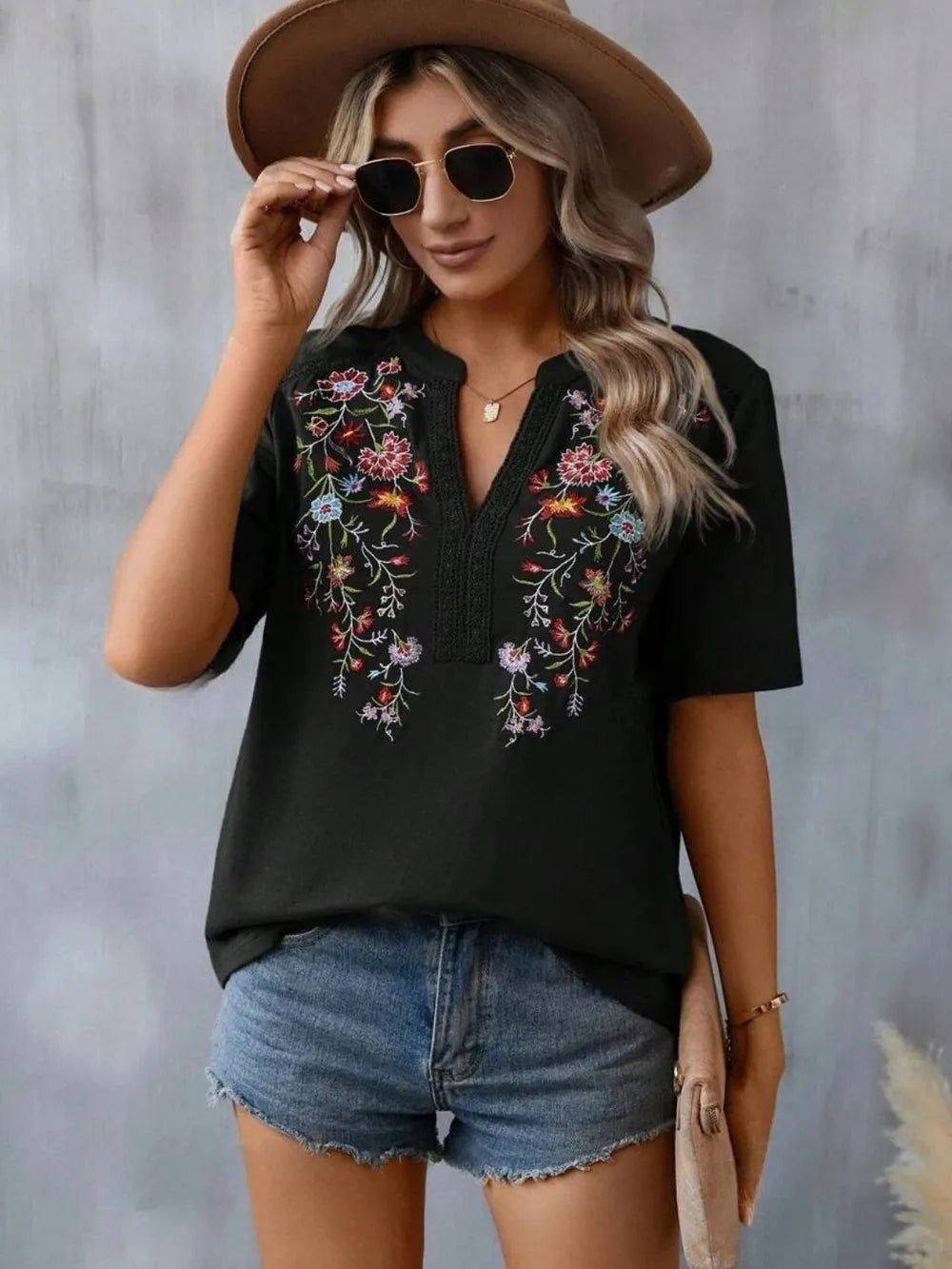 Embroidered Notched Short Sleeve T-Shirt Black 0a086878-aef0-4a2e-a2ee-56a66abd7c29-Max