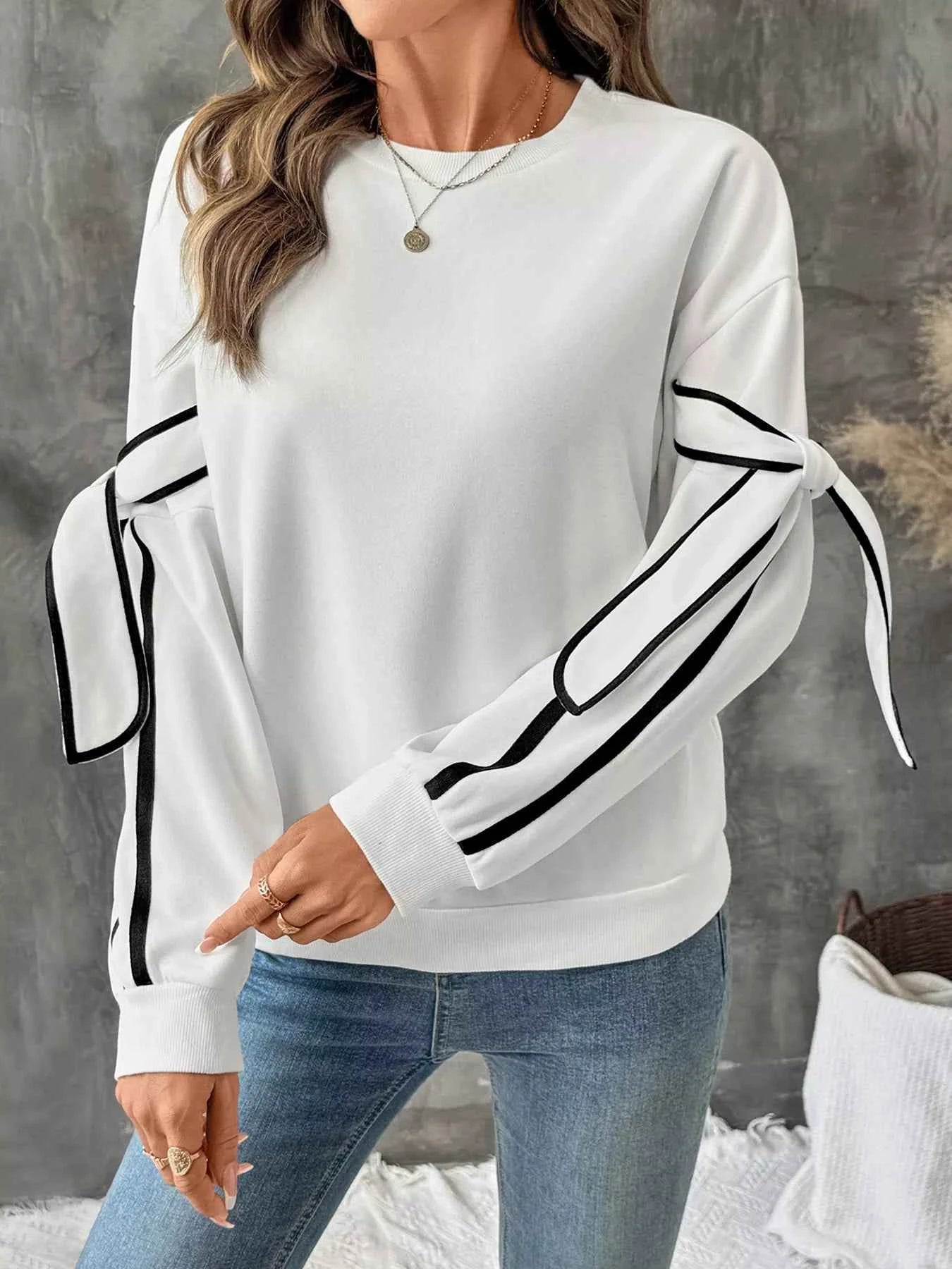 Side Striped Round Neck Sweatshirt White 0b4571b4a59e49afb57801e216fe73a7-Max-Origin