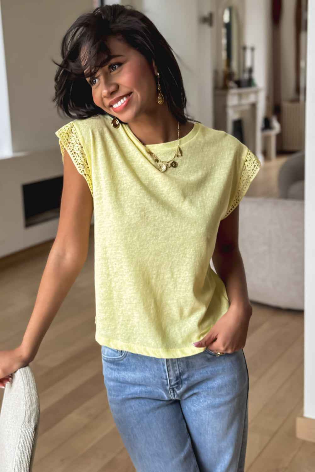 White Lace Patchwork Cap Sleeve Round Neck Top 0bac37f41d0531ce