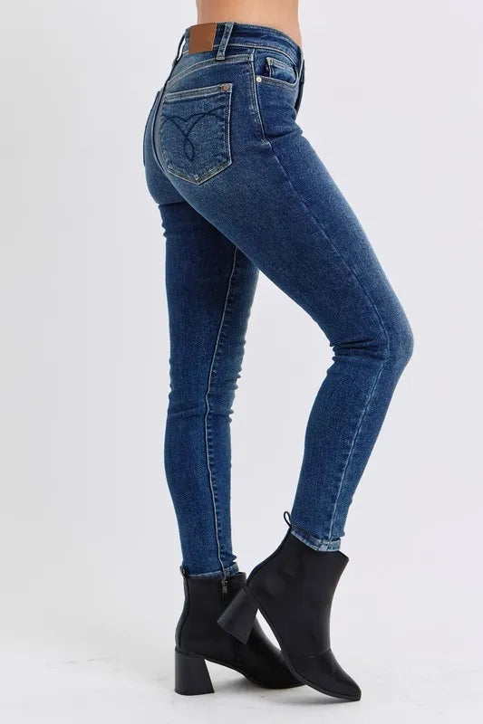 Judy Blue Full Size Run Mid-Rise Waist Skinny Jeans with Thermal Lining 0d6aa190-ac61-4872-87bf-288893a8e350-Max