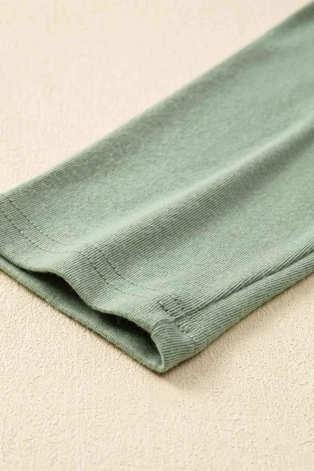 Texture Round Neck Long Sleeve T-Shirt 0ec61c04-d5f1-4f89-ad16-1e73f8a29663-Max-Origin