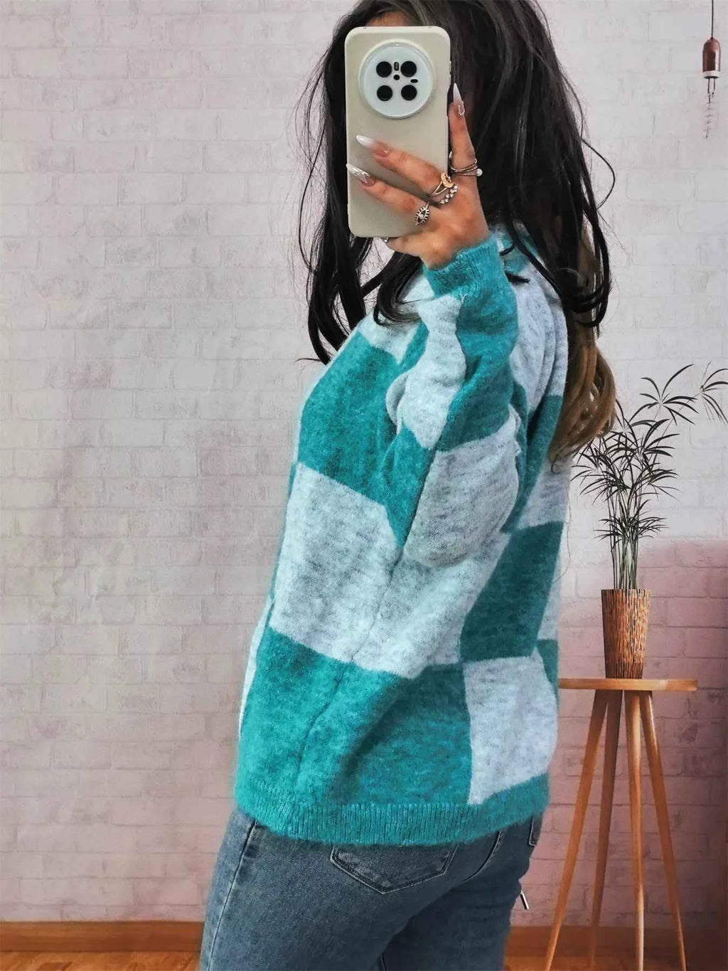 Color Block Round Neck Sweater 0f1d41eb923045eba7196183f39a0b40-Max-Origin