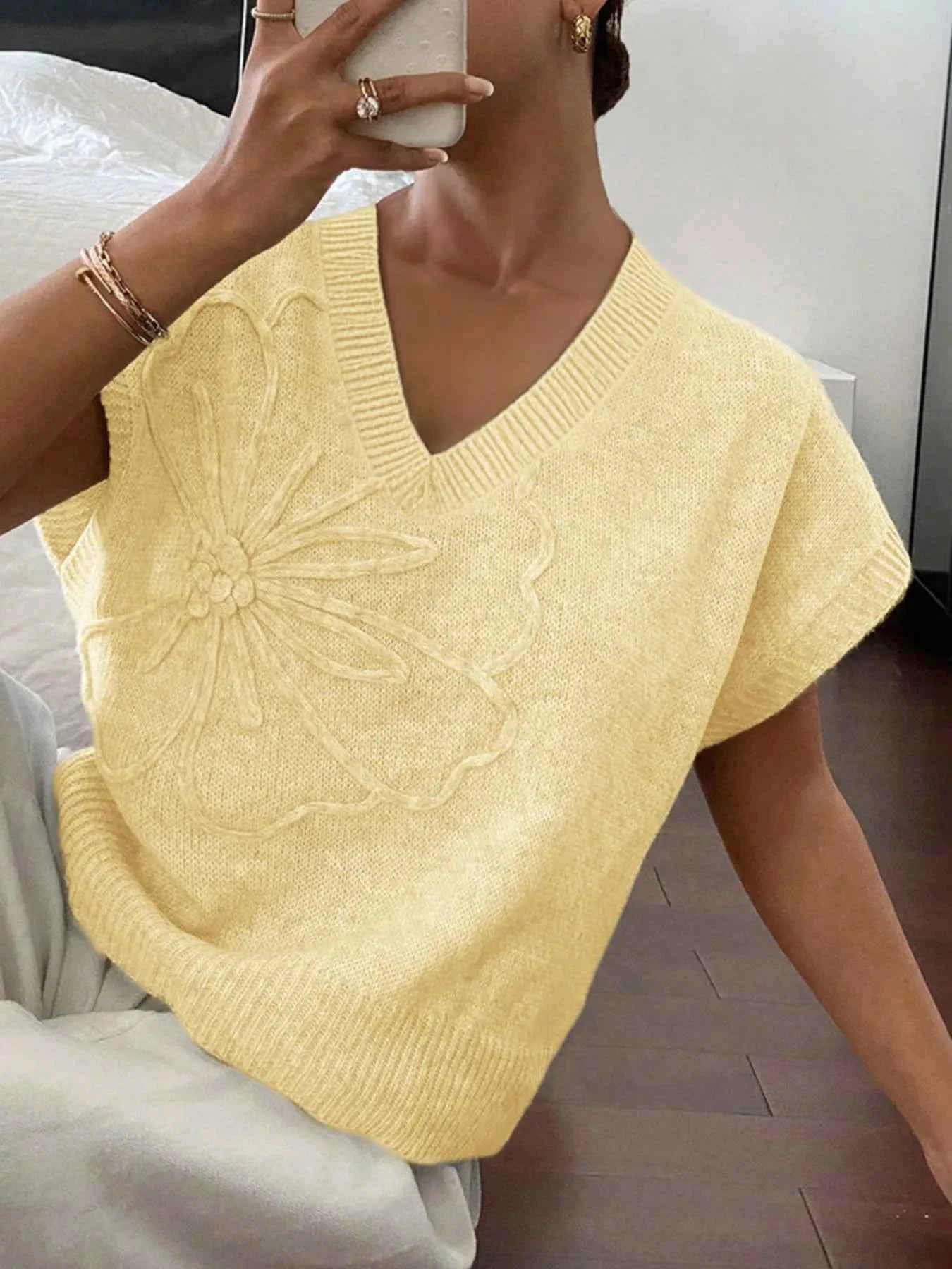 Ribbed Hem V-Neck Short Sleeve Sweater Light Yellow 0f6bd32a-524f-4de8-9376-71a9a0dc203e-Max-Origin
