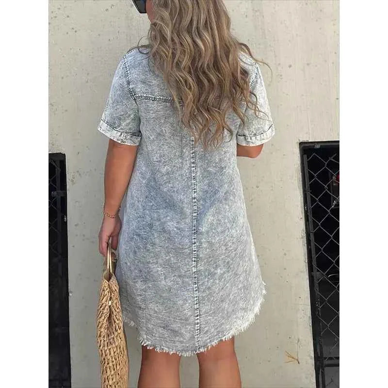 Full Size Raw Hem Short Sleeve Denim Dress Plus Size 0f8940d4-6a72-4ee6-964e-61da418eafac-Max-Origin