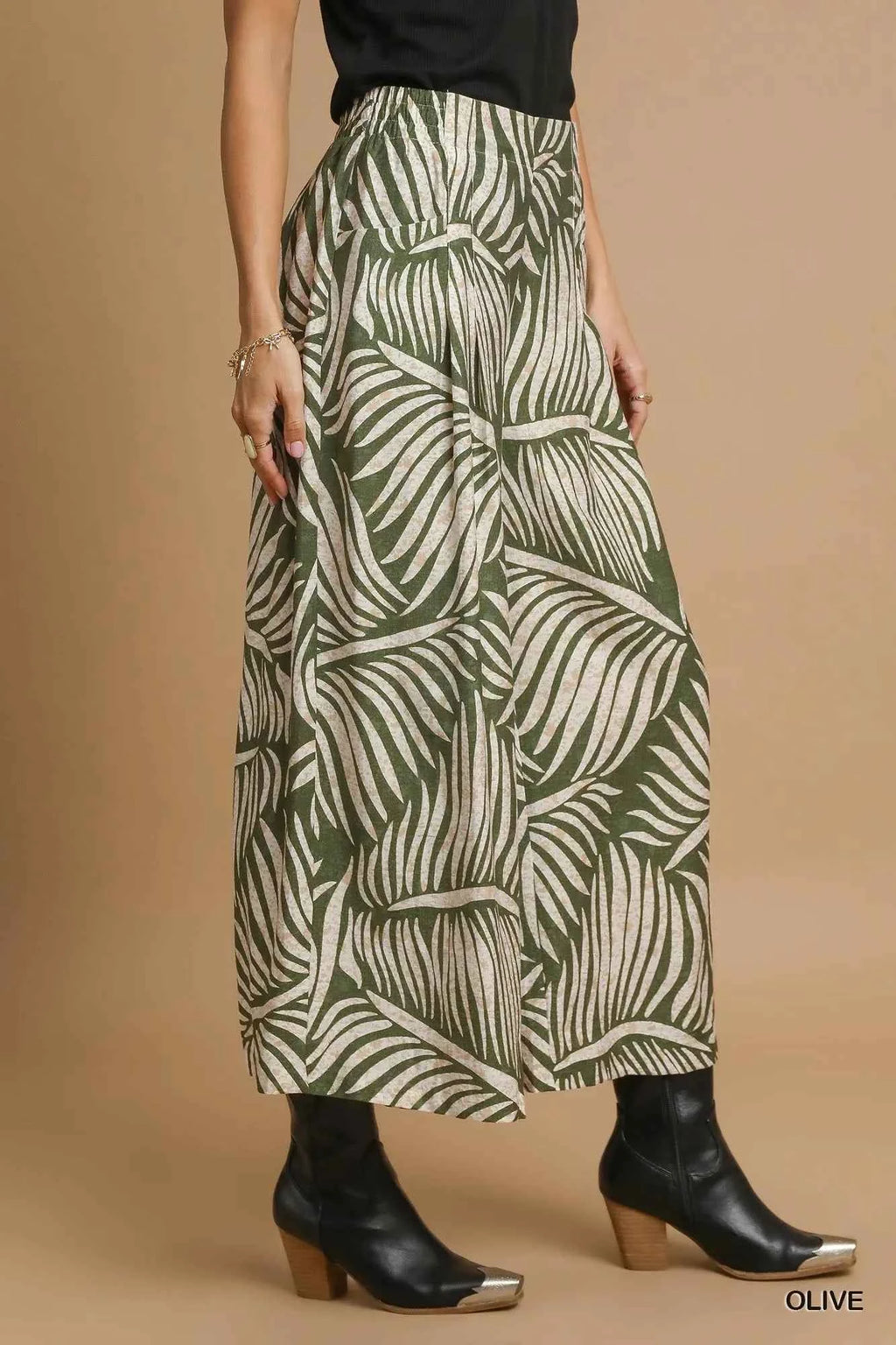 Umgee Palm Leaf Print Wide Leg Culotte Pants 12b6faf9-6294-448a-bdb8-7ac21936a84e-Max-Origin