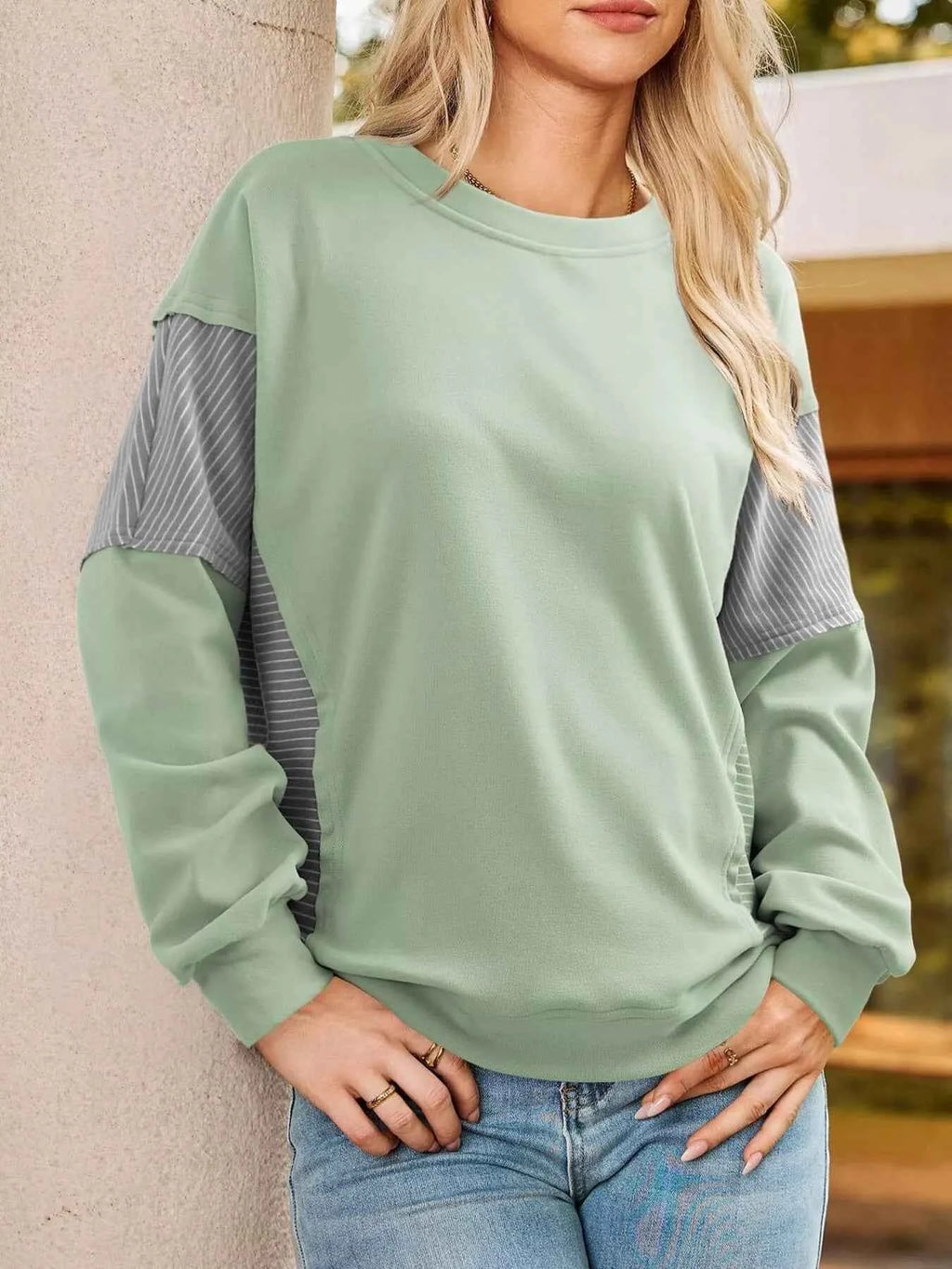 Striped Round Neck Long Sleeve Sweatshirt 13b7ba57d6b94dc6a9cc3bbbe8290c89-Max-Origin