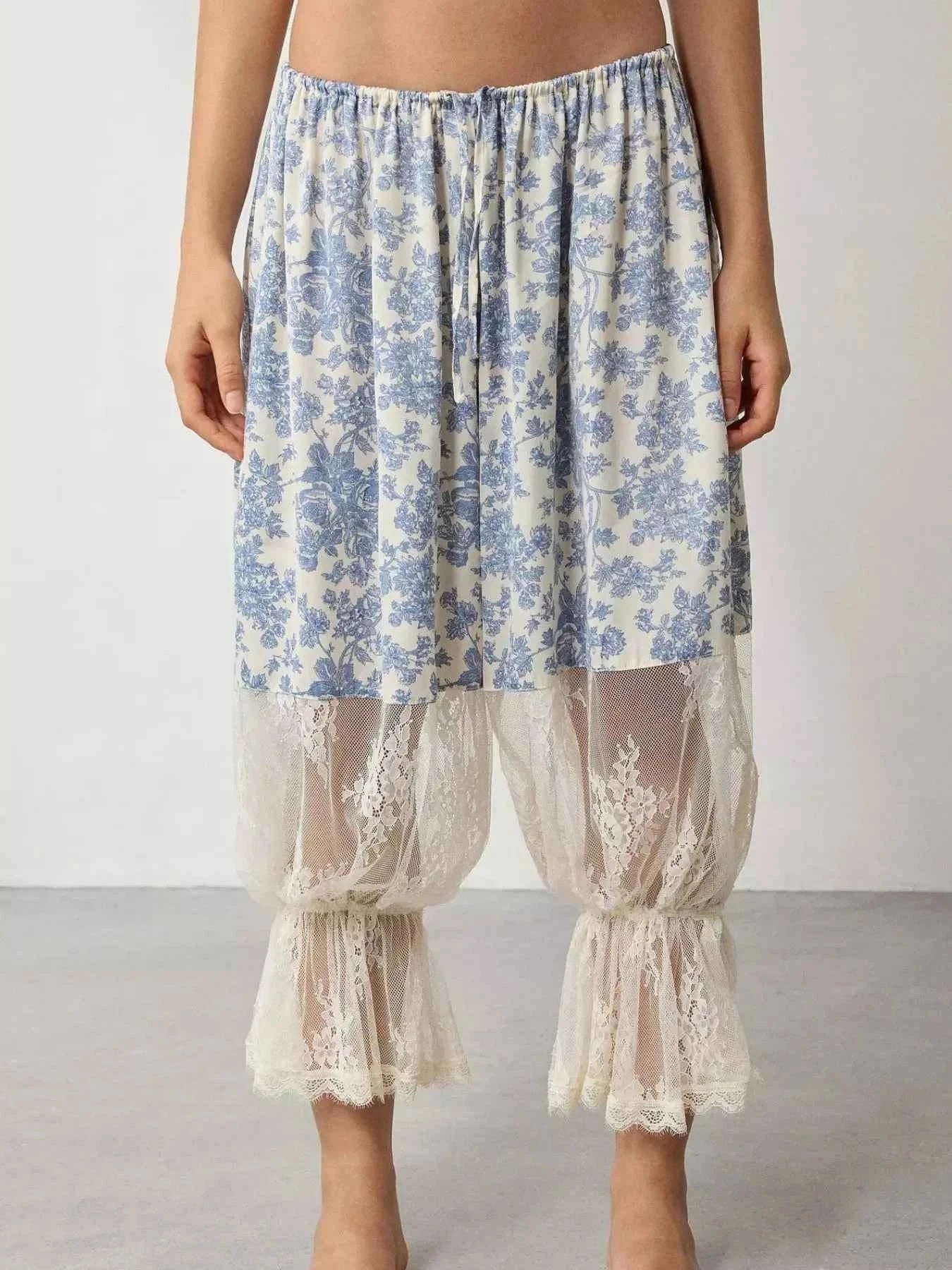 Floral Lace Patchwork Pants 13da9fea-42e1-46b6-ac07-1e1f779b6d2f-Max-Origin