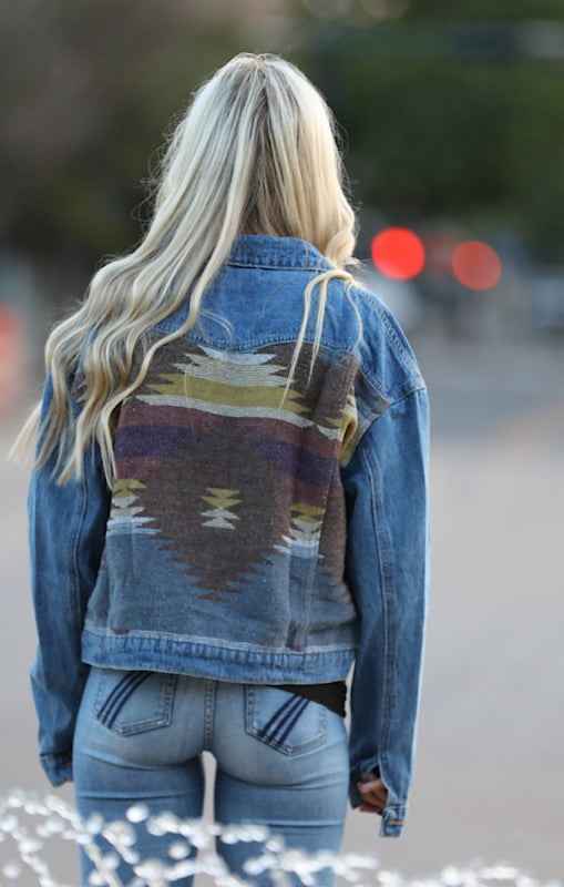 Contrast denim western jacket 14664250_a3077345-26af-4d84-aed0-c033182e50d8