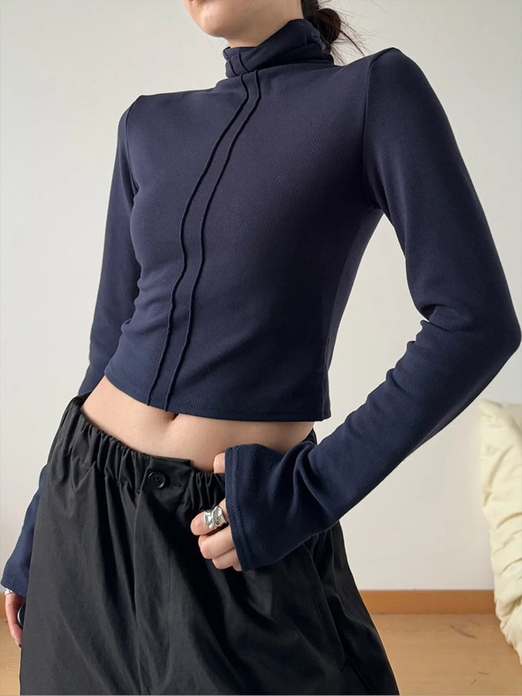 High Neck Long Sleeve Cropped T-Shirt 16161df386ed445cb5724a76b9f53044-Max-Origin