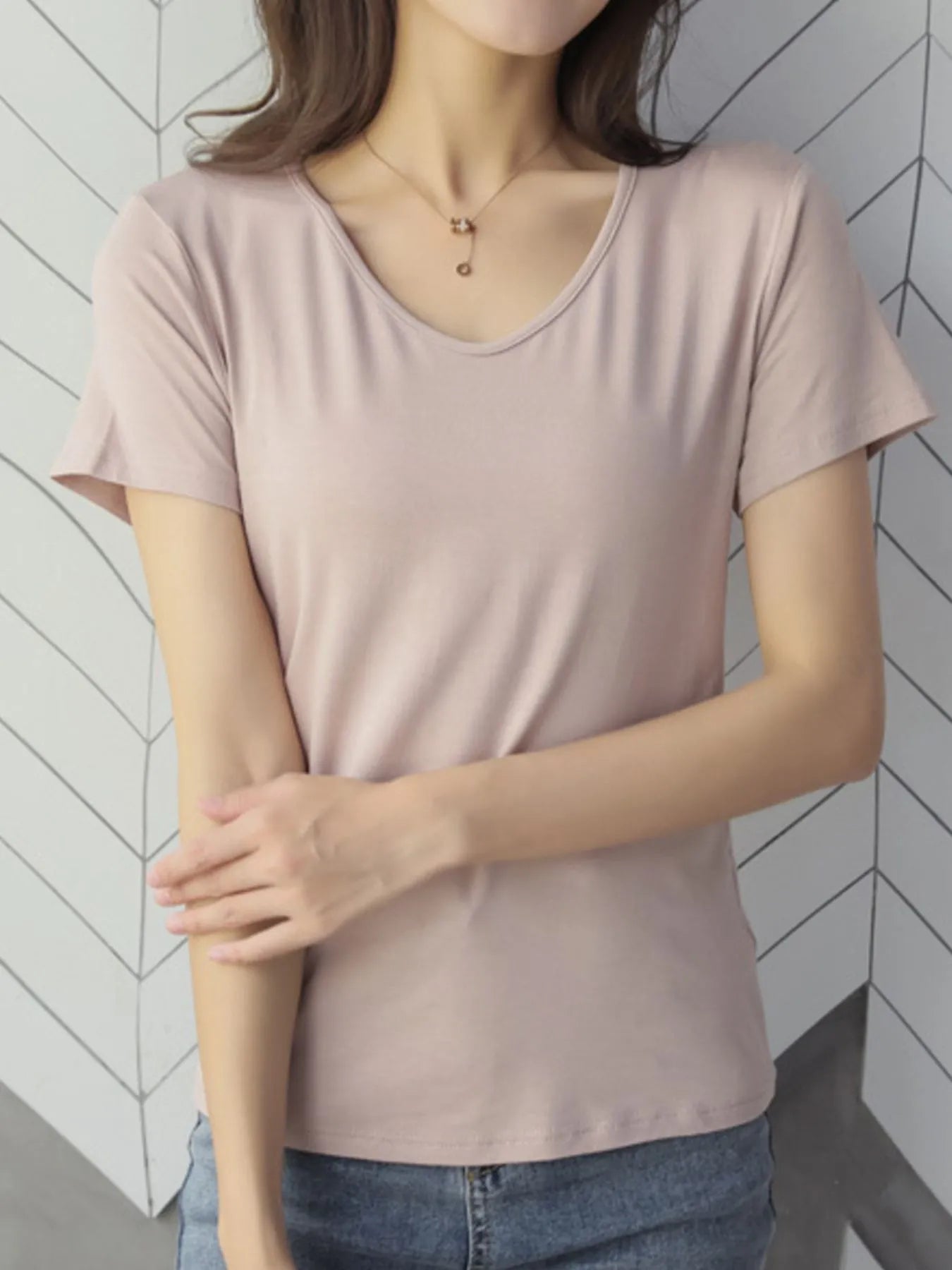 V-Neck Short Sleeve T-Shirt 1693cebb-db92-40bf-a1f6-60bb5b70ce28-Max-Origin