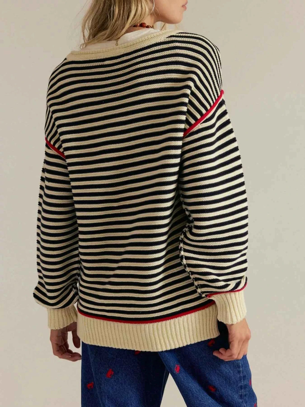 Striped Round Neck Long Sleeve Sweater 174f9889-07fa-45ab-94b7-d35818f36418-Max-Origin
