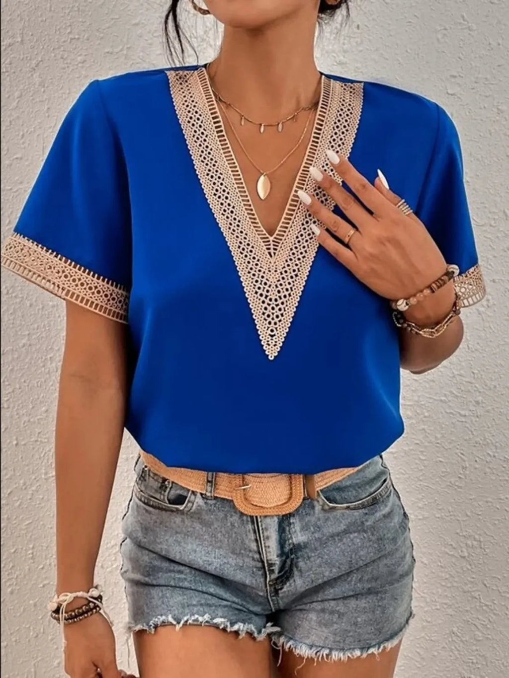 Full Size V-Neck Short Sleeve Blouse Plus Size 17c11d51-77d6-4ef2-9b44-03babee93b3f-Max-Origin