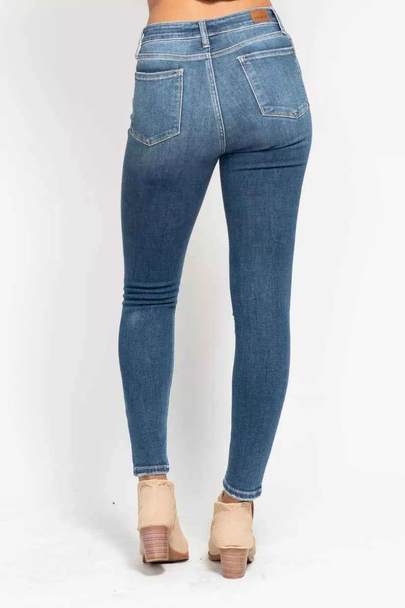 Judy Blue Full Size High Rise Button Fly Skinny Jeans Plus Size 17c333e32e78430f95176b558f7863bb-Max-Origin