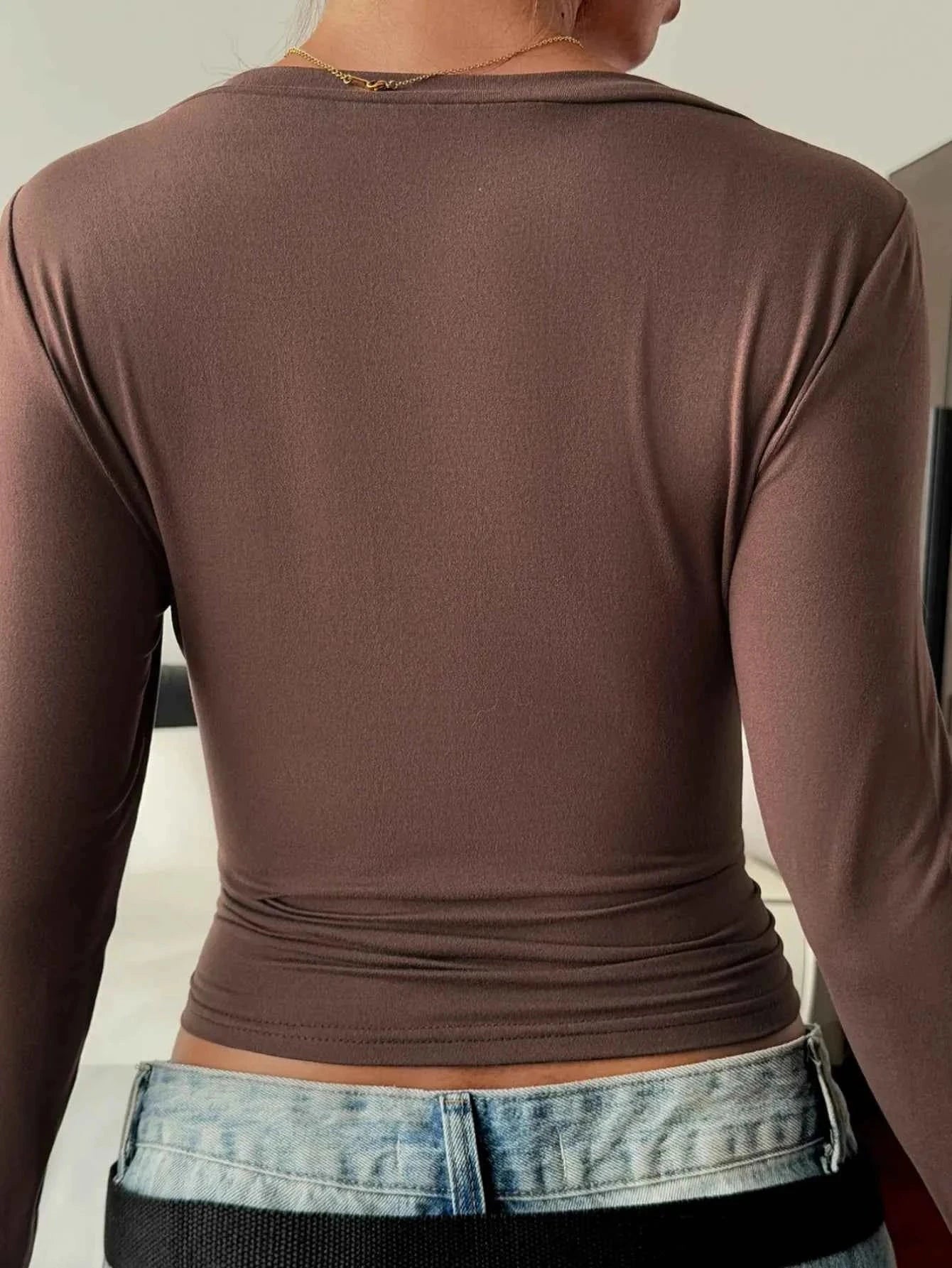 V-Neck Long Sleeve Fitted T-Shirt 18264c24-2c7d-4b45-a3b2-1cf18d87ff02-Max-Origin