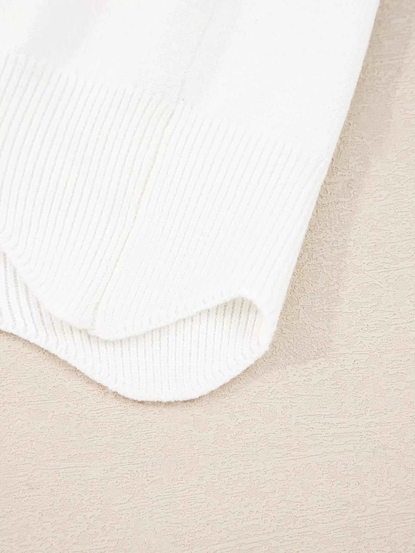 Floral Embroidered Scallop Hem Cropped Sweater 18fd02b9970748bea2f4ee24efeb562d-Max-Origin