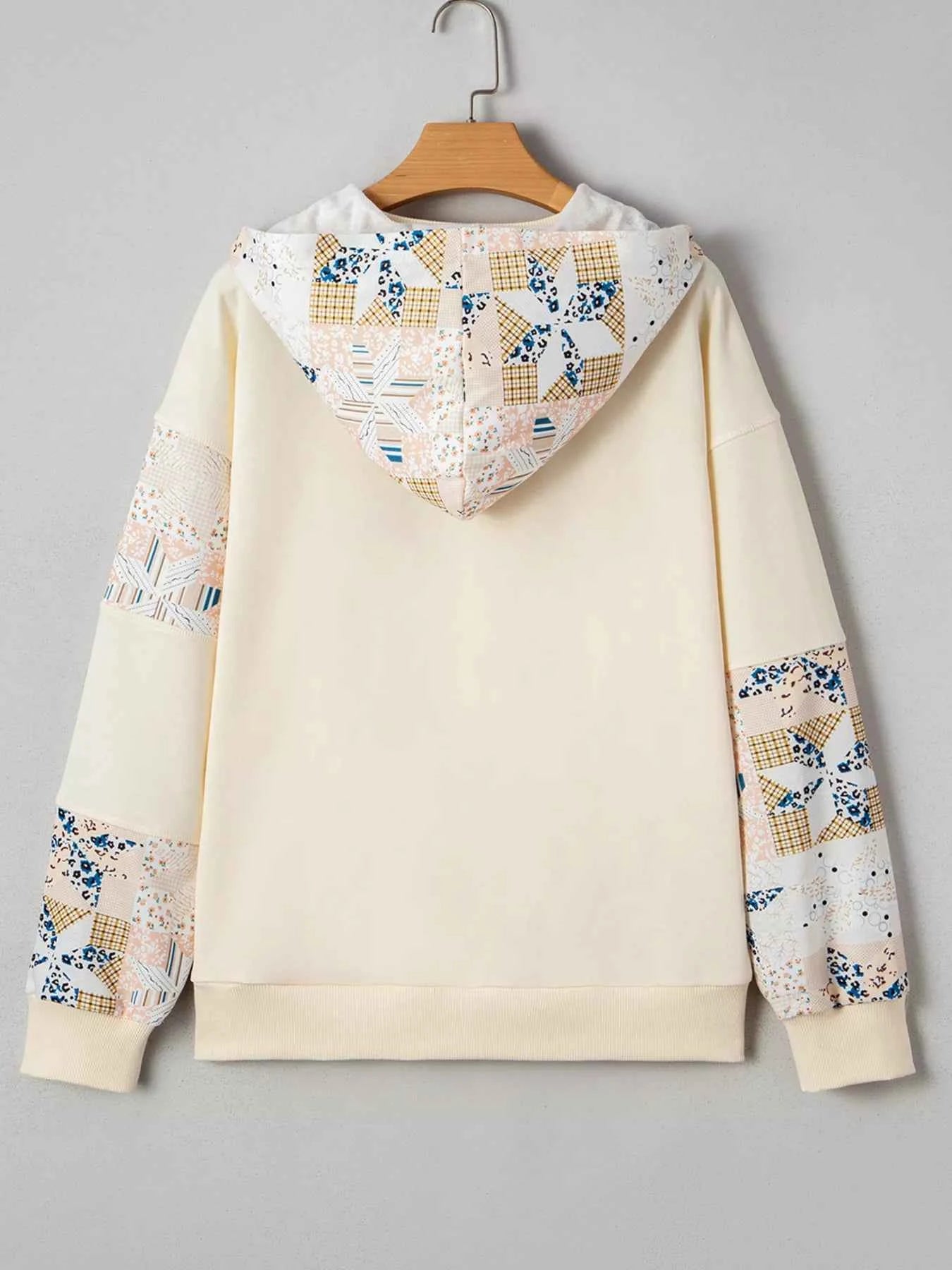 Geo Pattern Patchwork Hoodie with Kangaroo Pocket 19f0010a24894c3985376376070818cf-Max-Origin