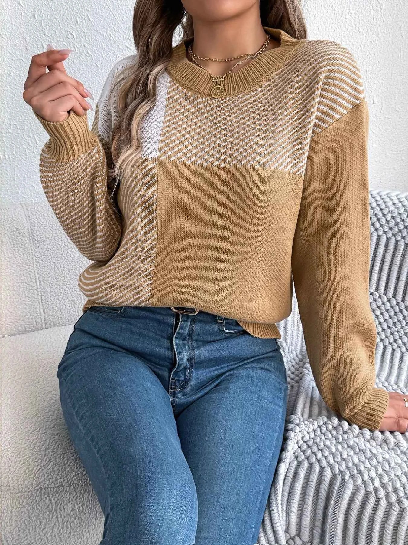 Color Block Striped Round Neck Sweater 1a4a179b-0770-4230-9269-511a7b69b45c-Max-Origin