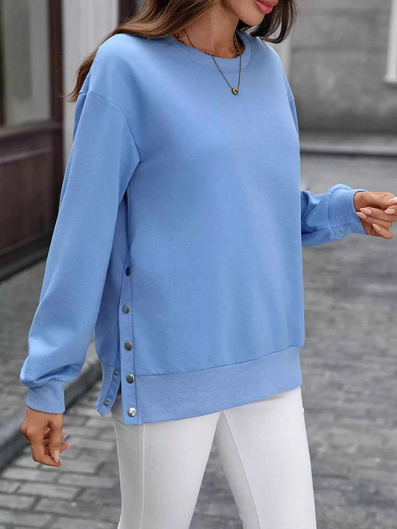 Side Snap Round Neck Sweatshirt 1b60c0cc-01e0-48db-8601-34afdbd78f17-Max-Origin