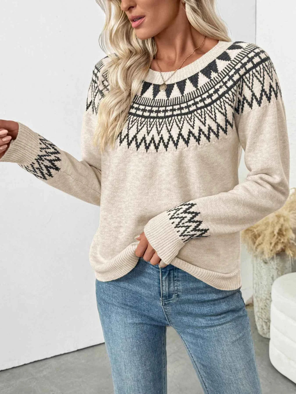 Nordic Fair Isle Pattern Round Neck Sweater 1b76956e756b4c219430411150b50a20-Max-Origin