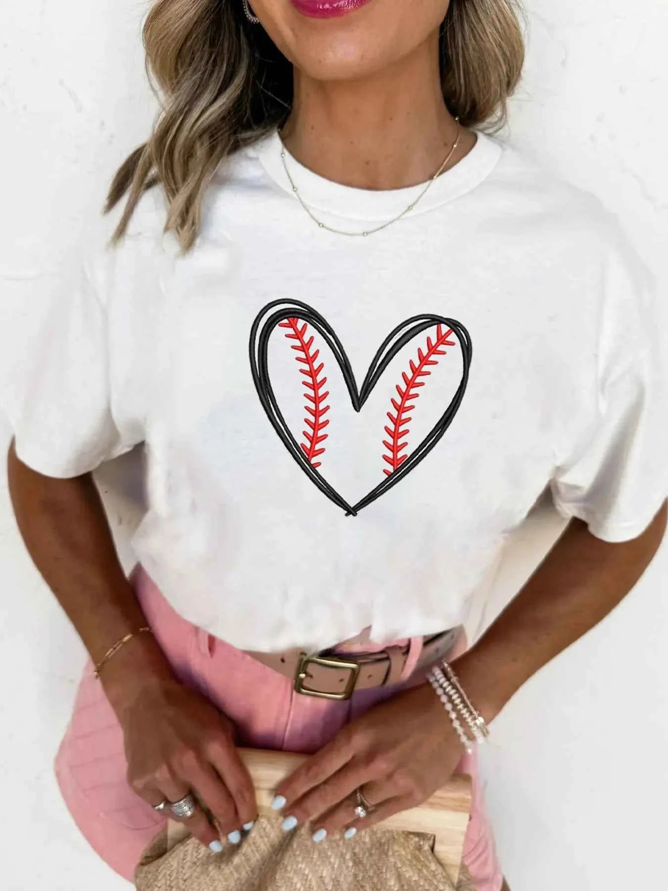 Heart Graphic Short Sleeve T-Shirt White 1c07eec04a3640ab8d2c09e116ec6049-Max-Origin