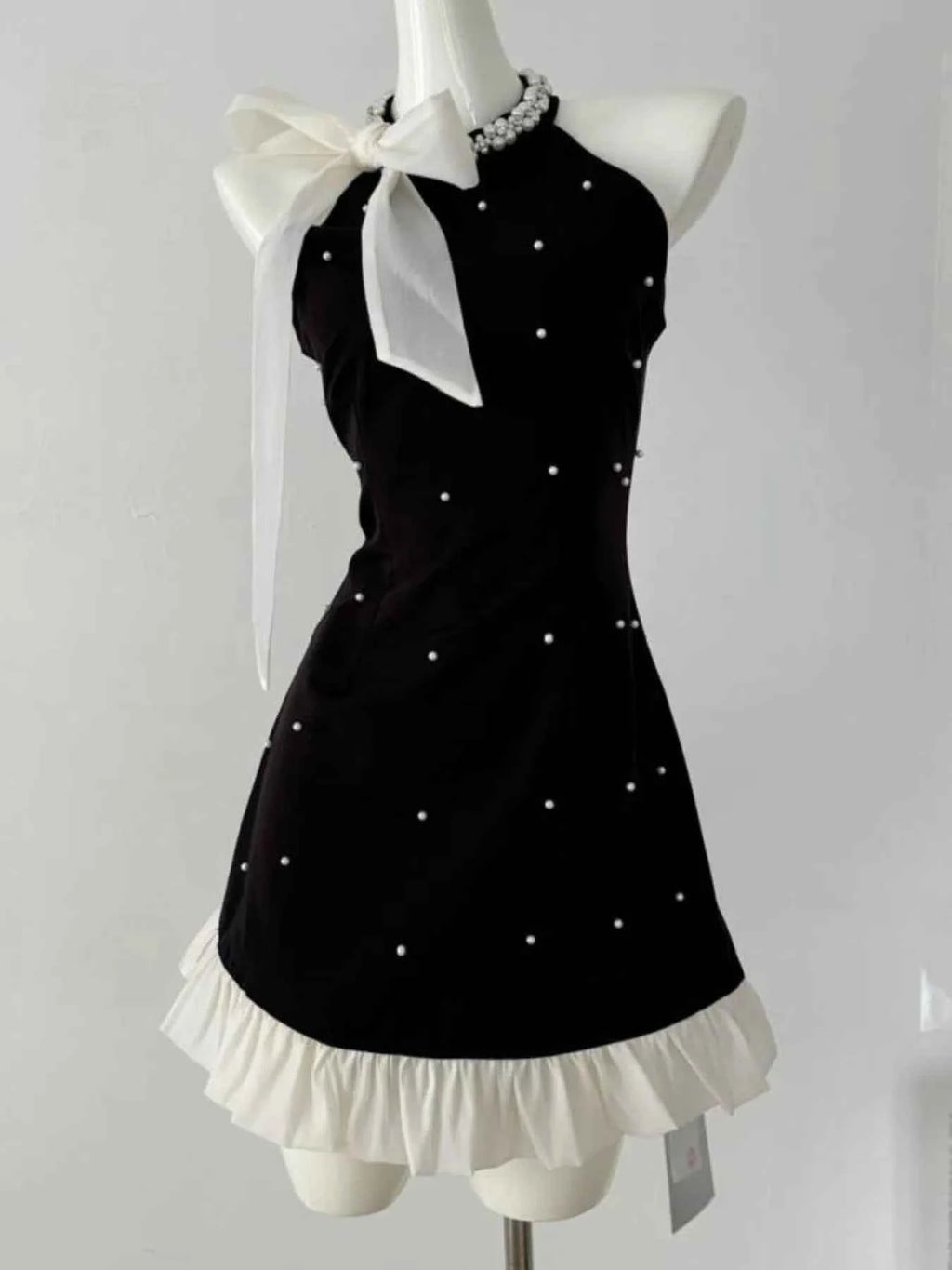 Pearl Detail Sleeveless Mini Dress 21655937-56b7-4ddb-b7f4-254af175bfbb-Max-Origin