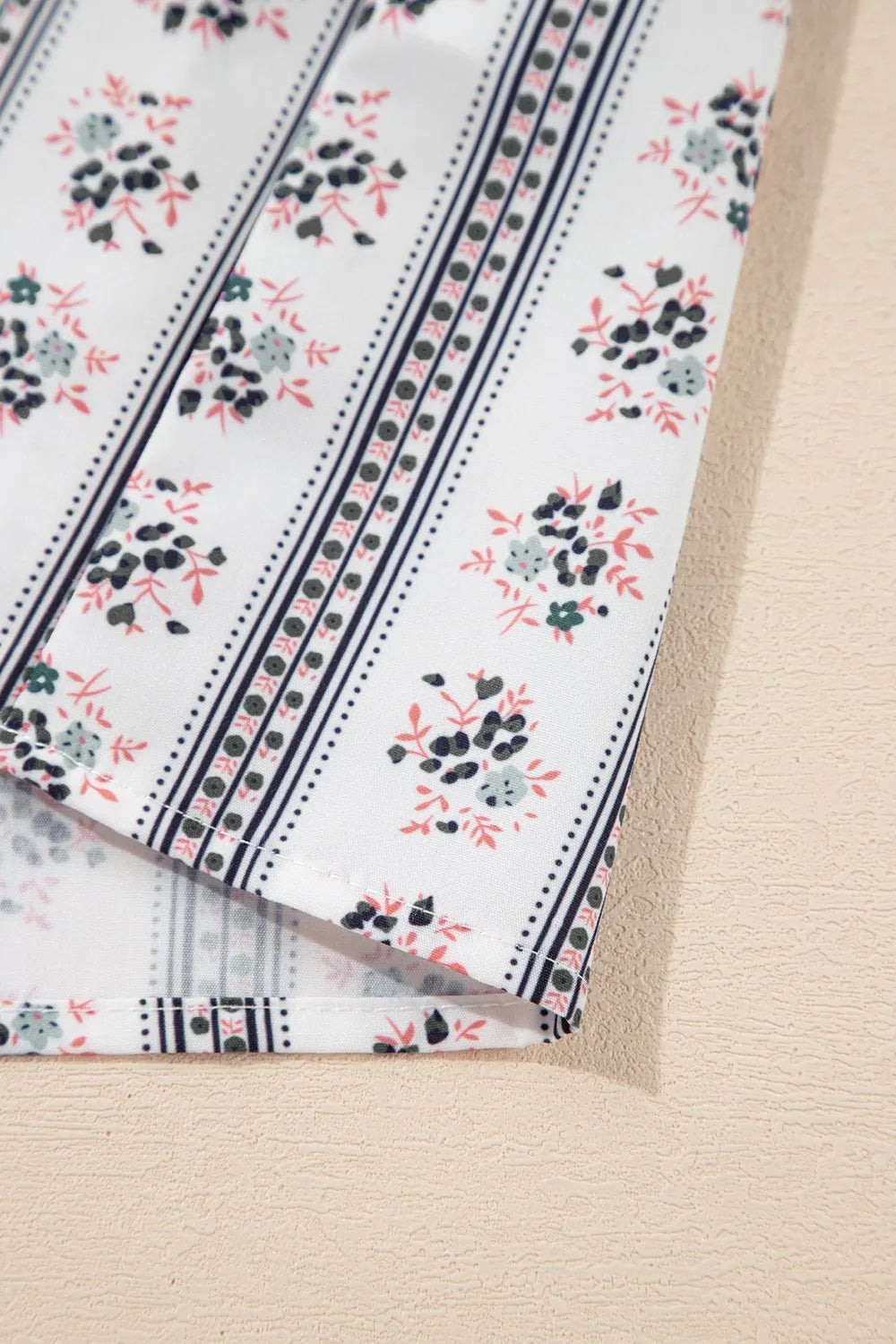 Floral Ruffled Collar Short Puff Sleeve Printed Blouse 21cac8f4-eb42-47c6-9f15-65972484ceba-Max-Origin